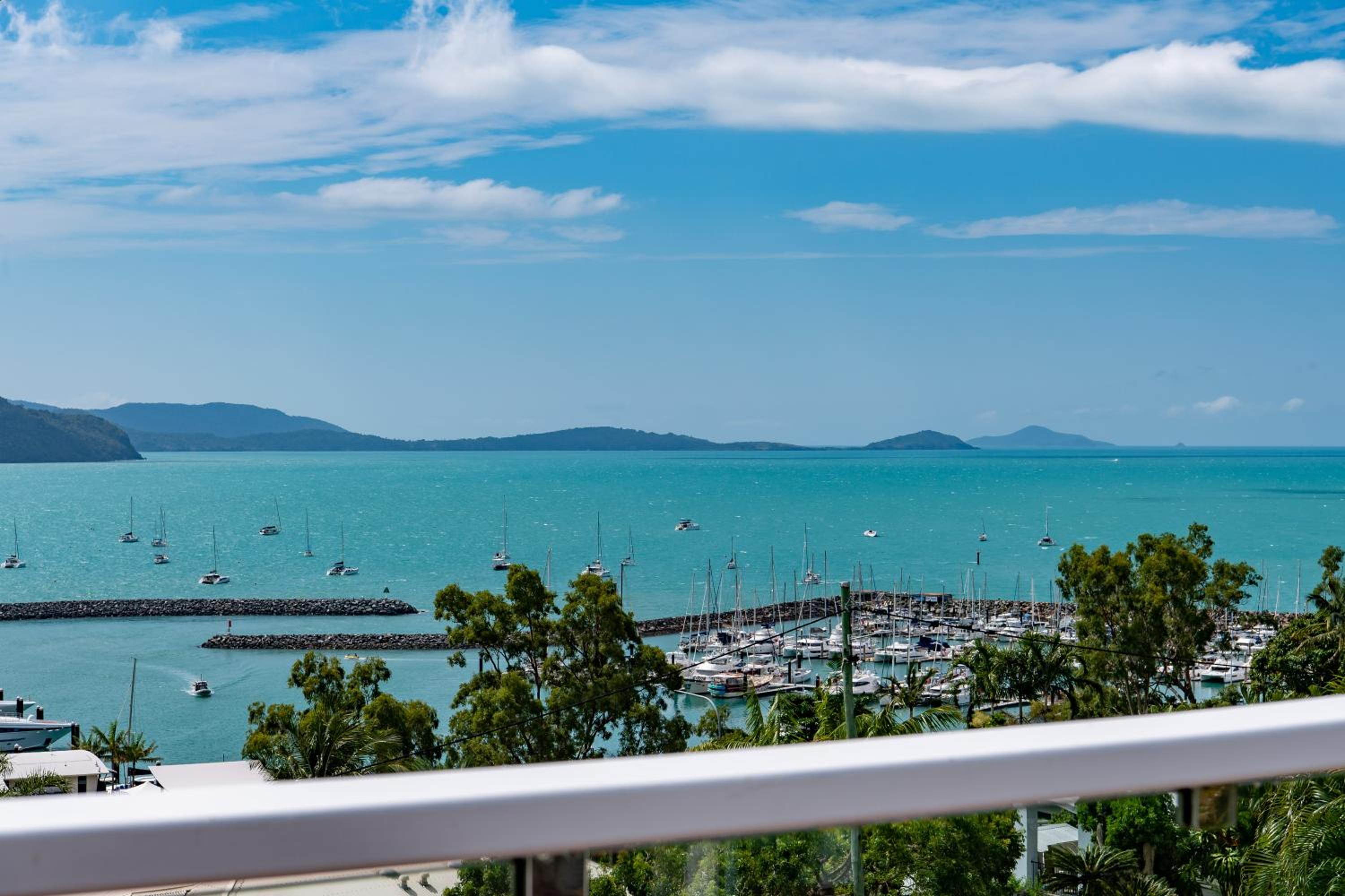 Nautical Views - Airlie Beach