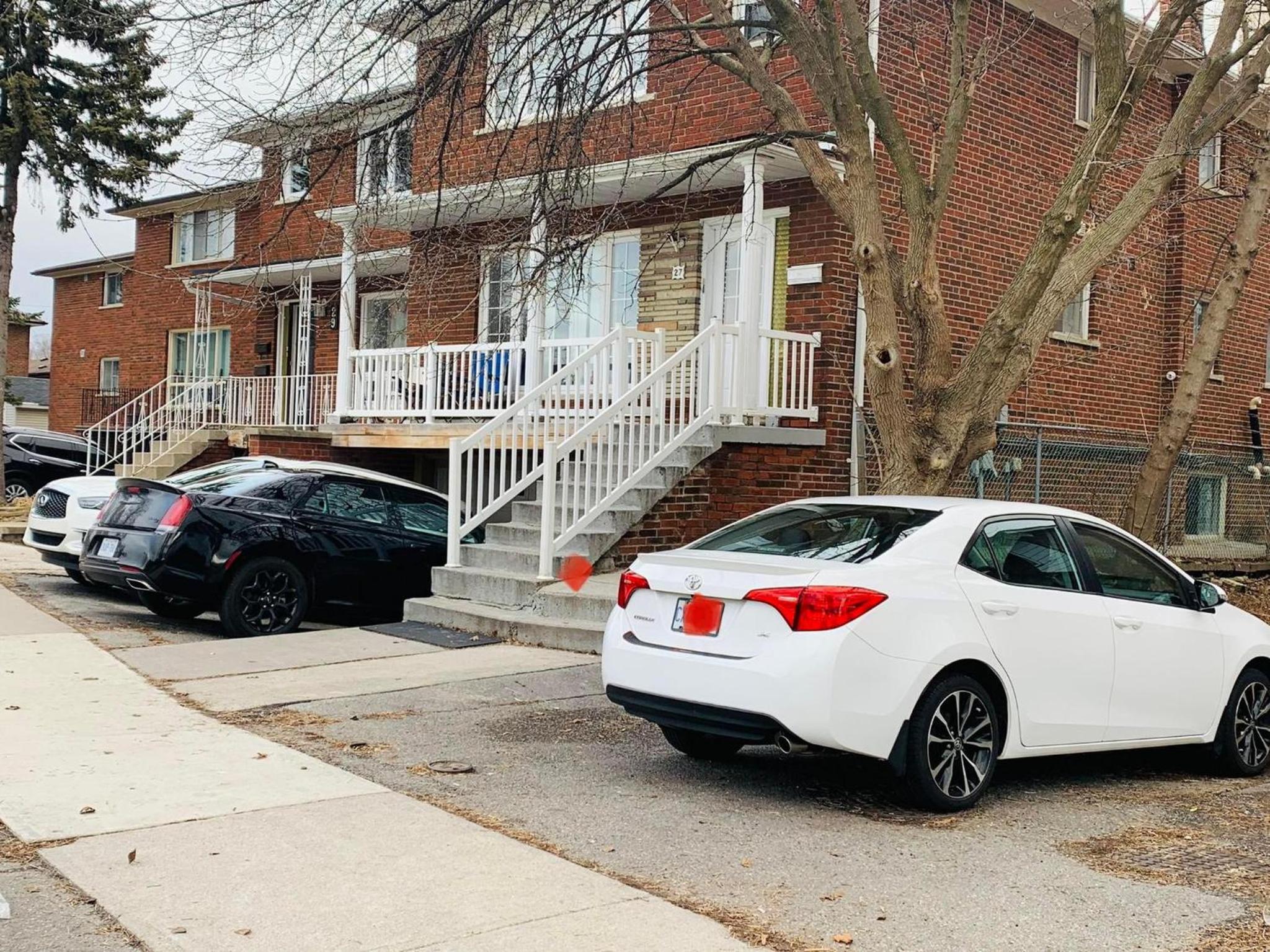 Full Privacy House with Free Parkrings