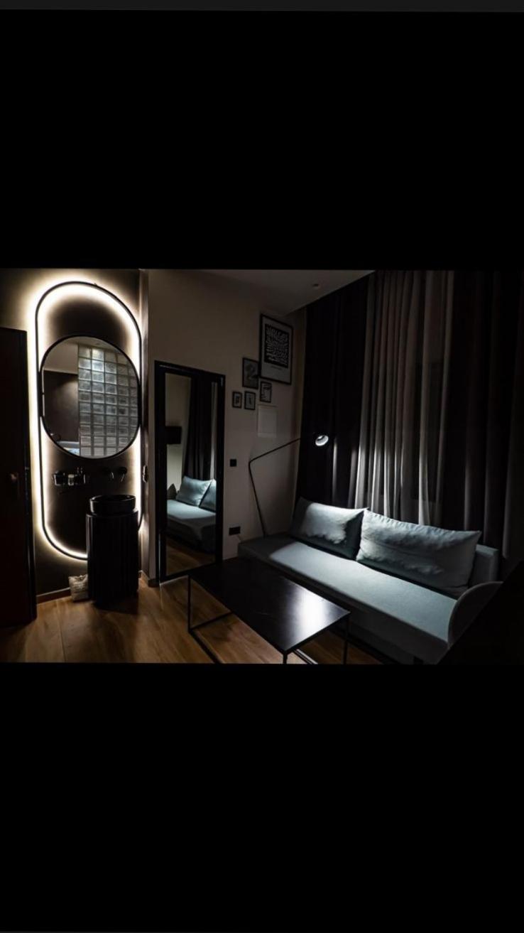 ROOM 11 Aristotelous Thessaloniki and-Mykonos
