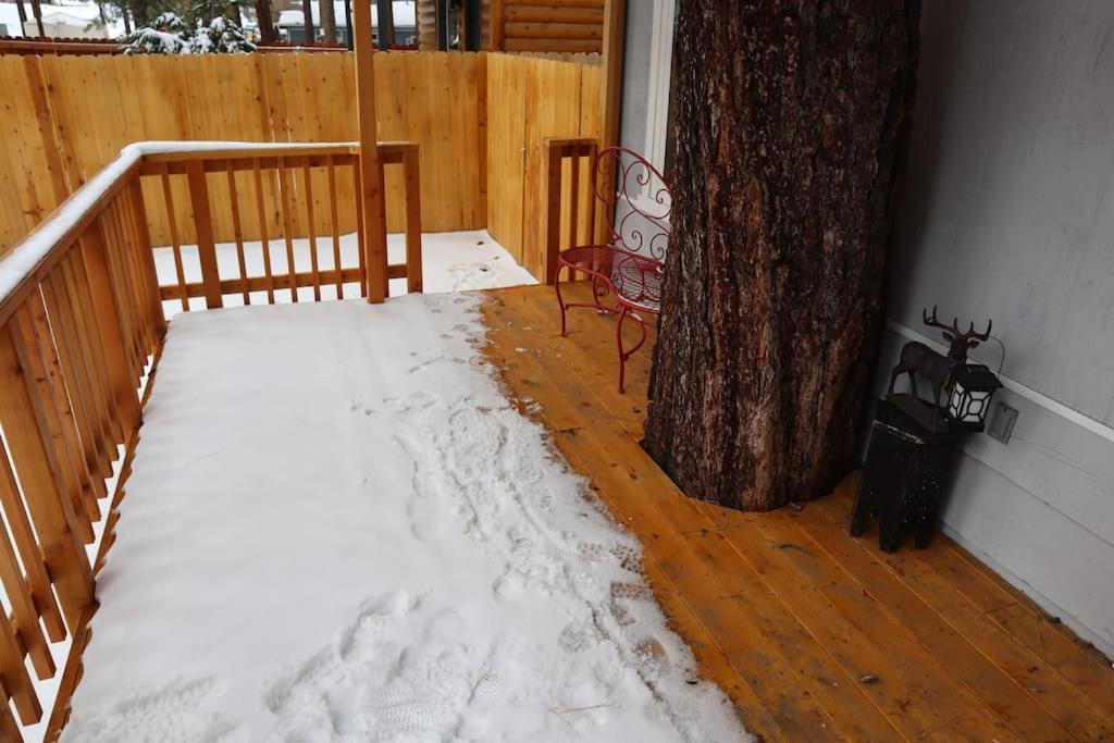The Blue Lake Cabin! 1 min Walk to SnowPlay! view 2