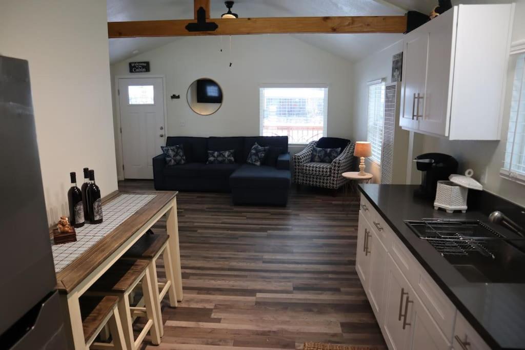 The Blue Lake Cabin! 1 min Walk to SnowPlay! view 3