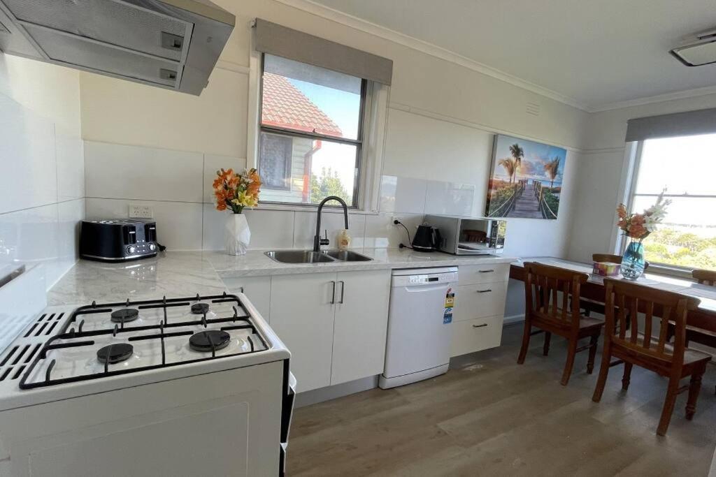 Morwell Pet friendly 3 BRMS Rental home Free Wi-fi