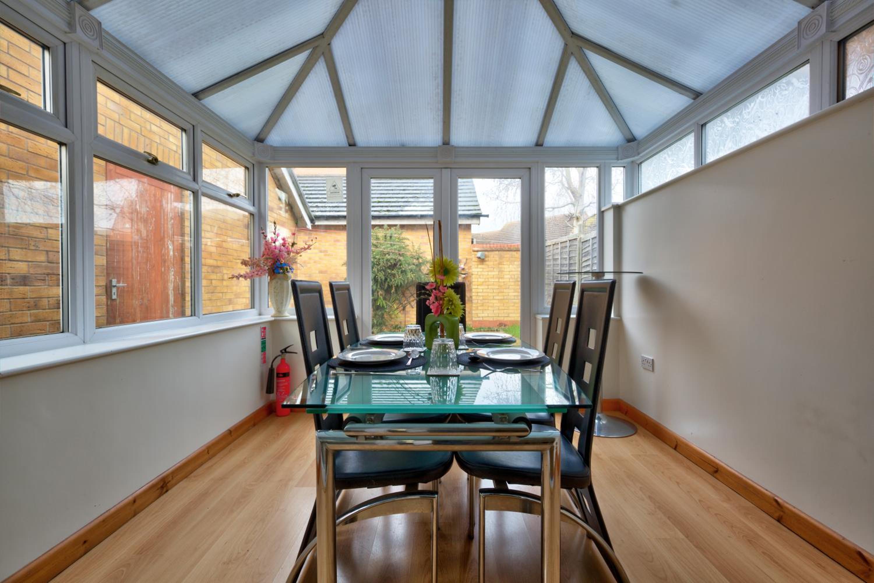 Free Parking - Large House - Contractor - Leisure view 5