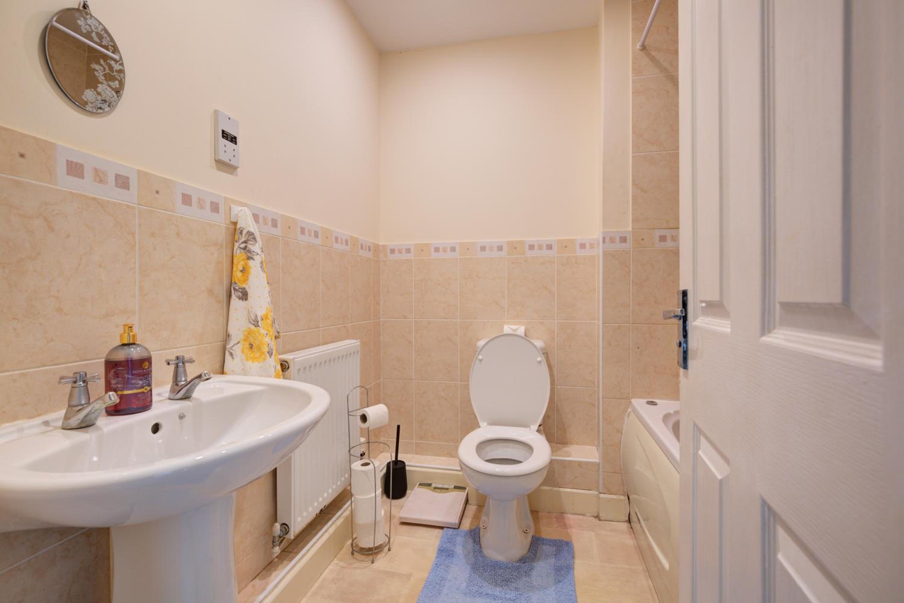 Free Parking - Large House - Contractor - Leisure view 4