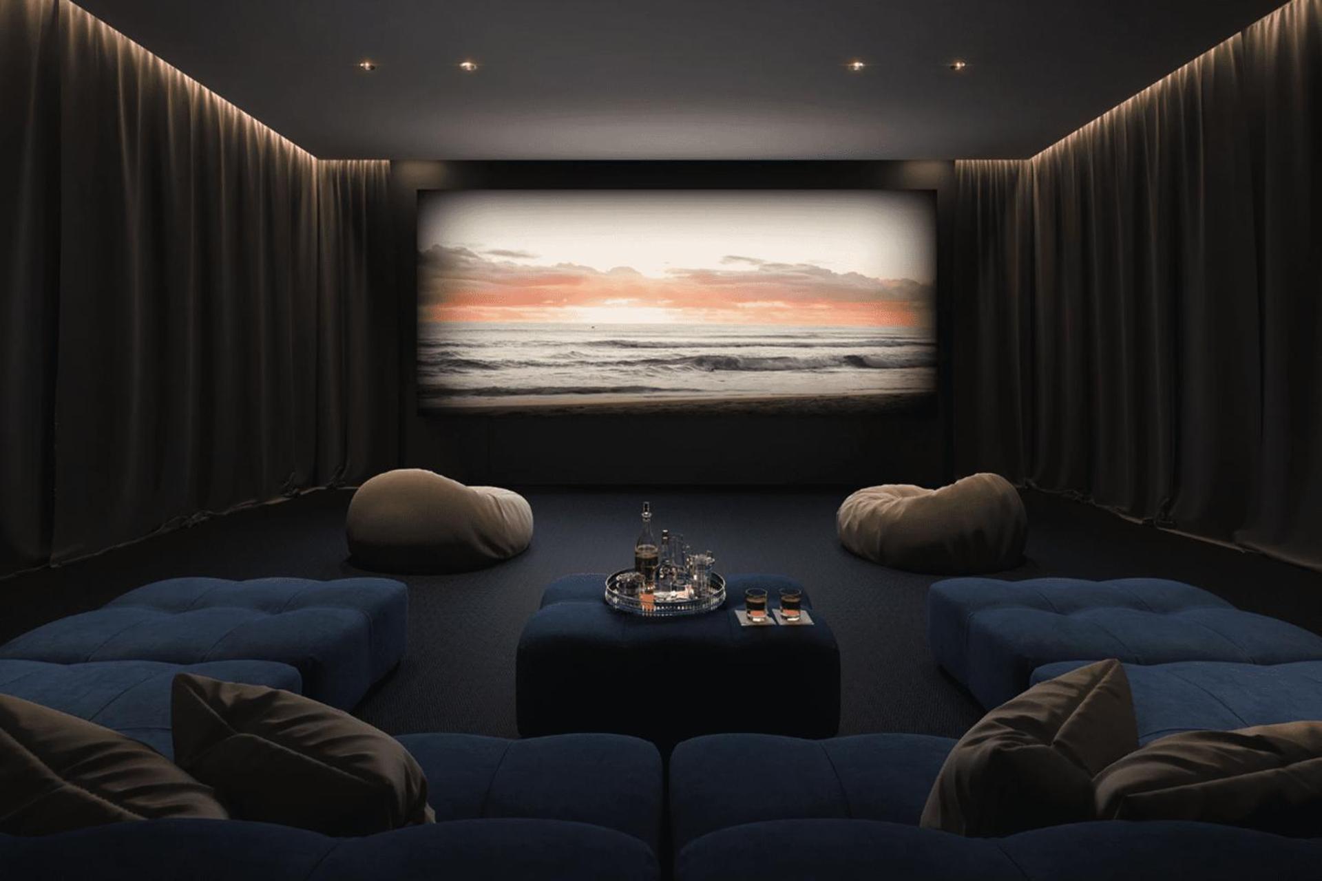 Signature Broadbeach Ocean Views Apartment - CoastHM