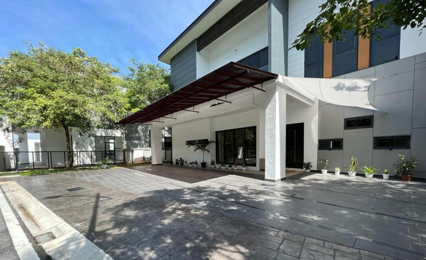 Bunga Raya Villa By Malvacae Homestays Shah Alam photo 8
