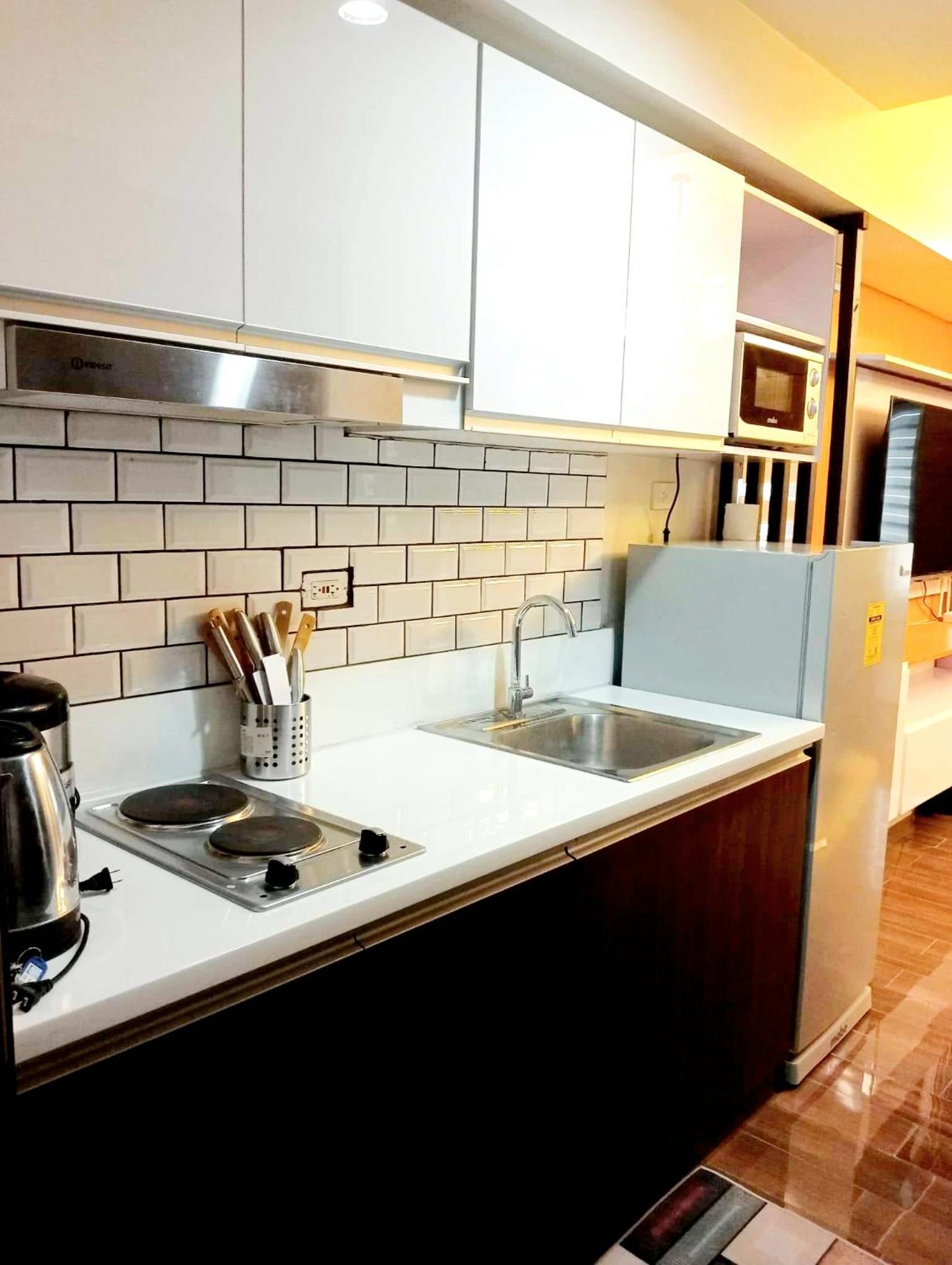 Air Residences Makati Condo Elegant Grand Hotel Type
