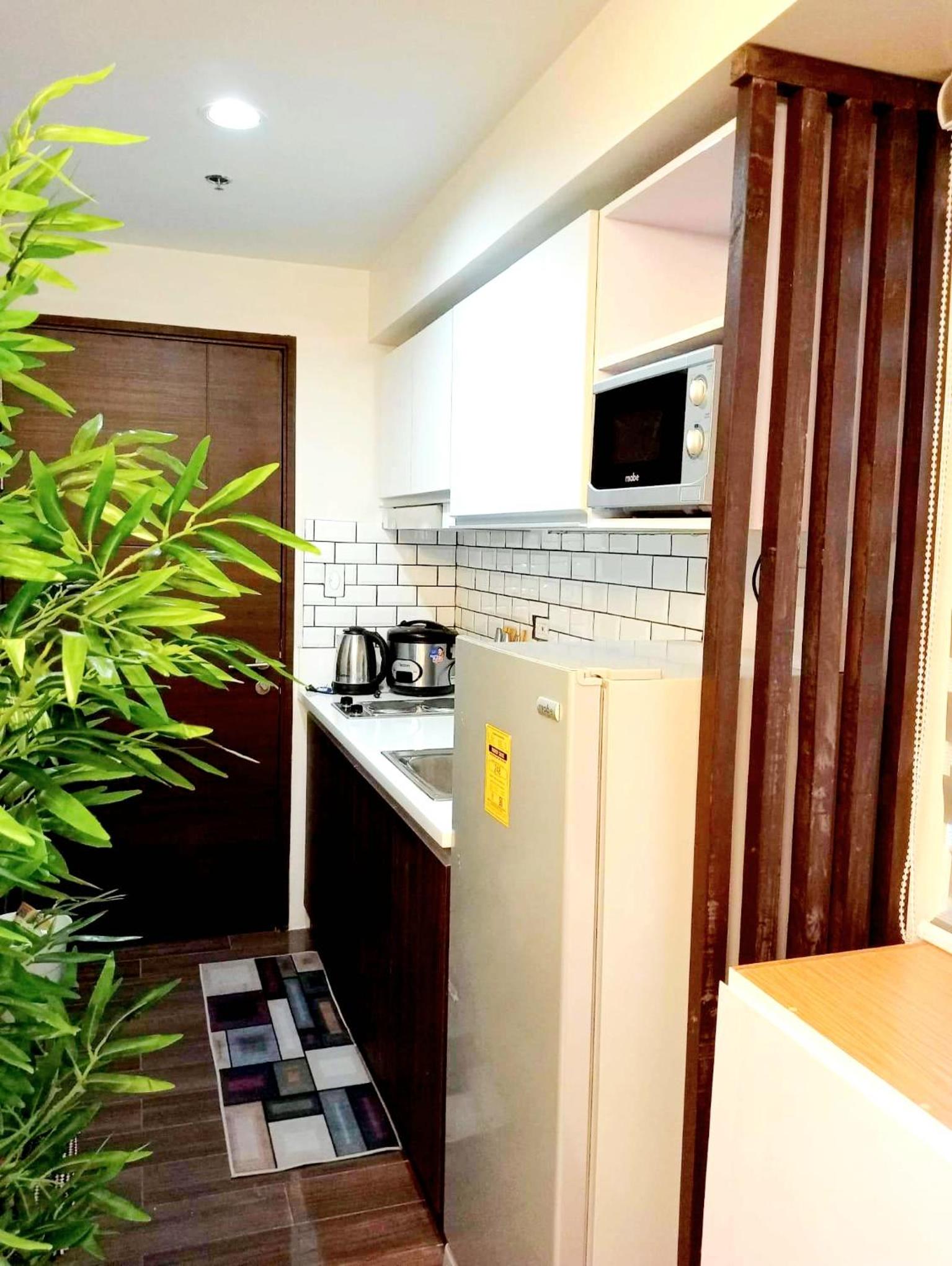 Air Residences Makati Condo Elegant Grand Hotel Type