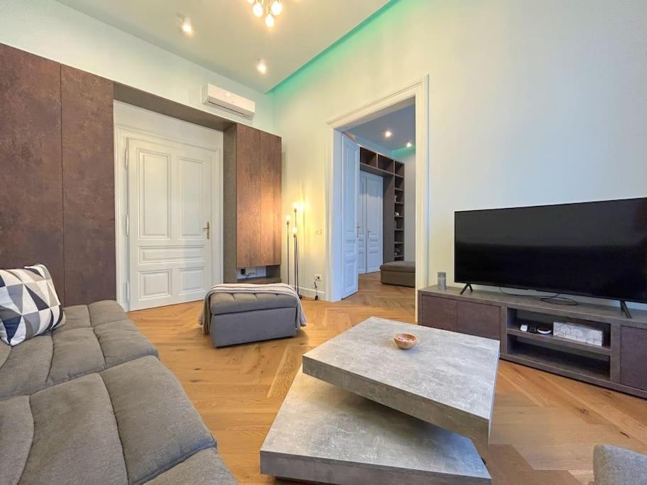 Victory Apartment
