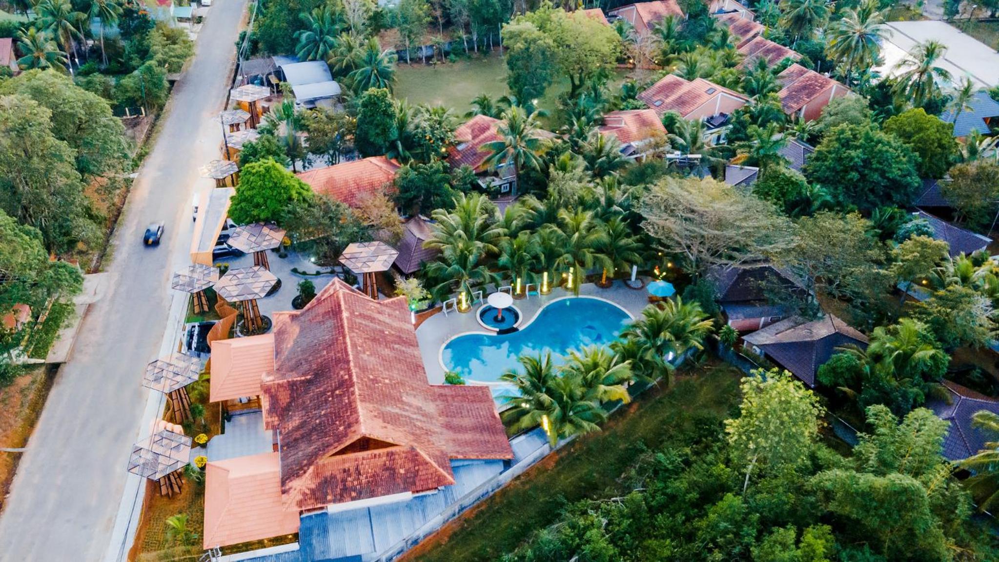 Elwood Premier Resort Phu Quoc view 4