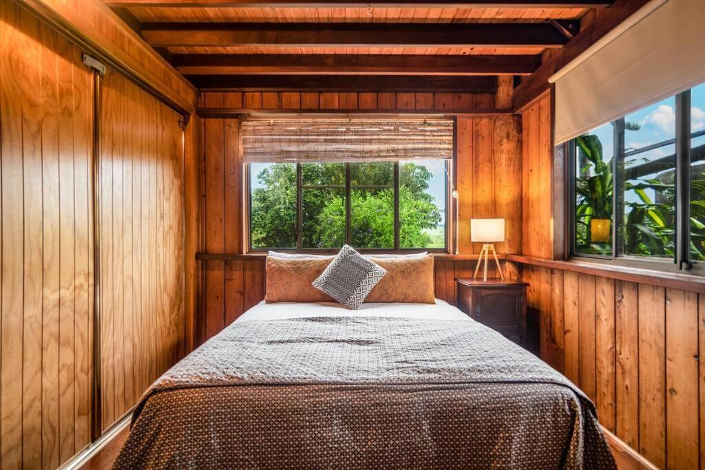 Treetops Sanctuary - Luxury Treehouse pole home