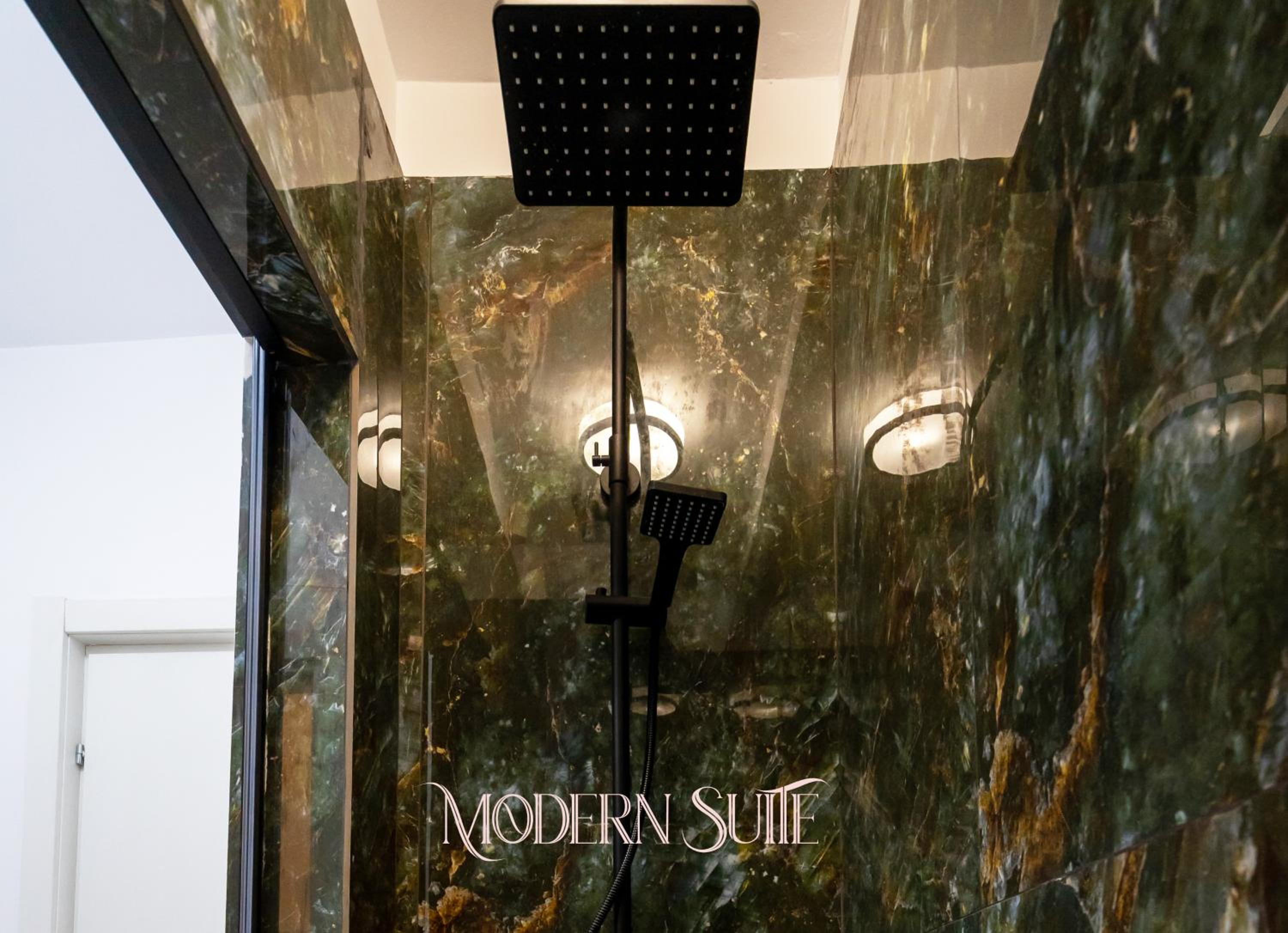 MAERA Suites Central