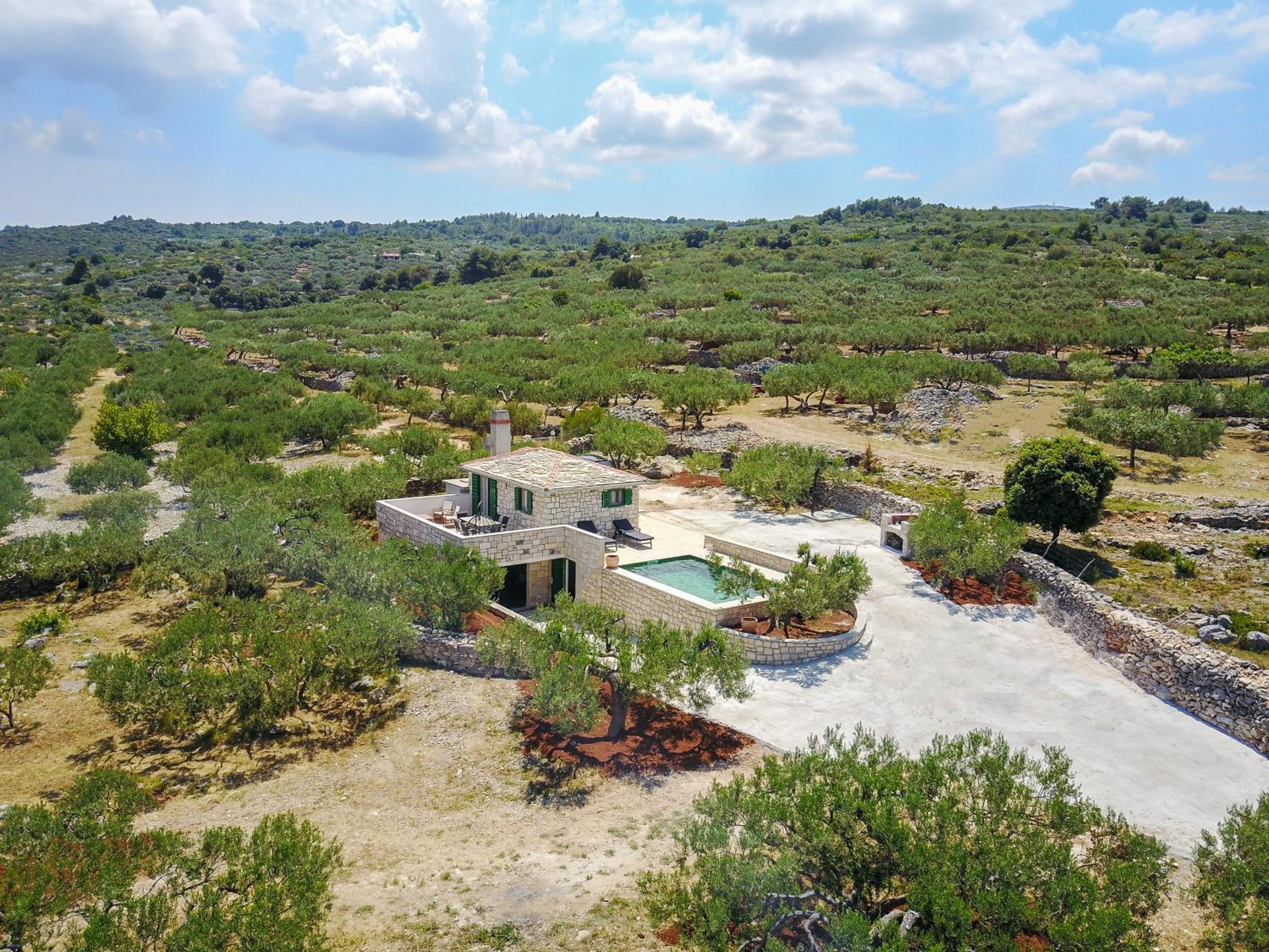 Hotel Holiday Home Bliss - Image 1