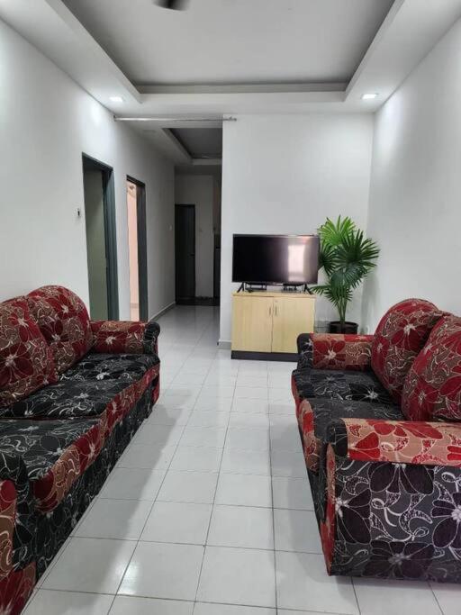 D'Haja 61 KLIA Sepang with 3 AIRCONDS & WiFi photo 3