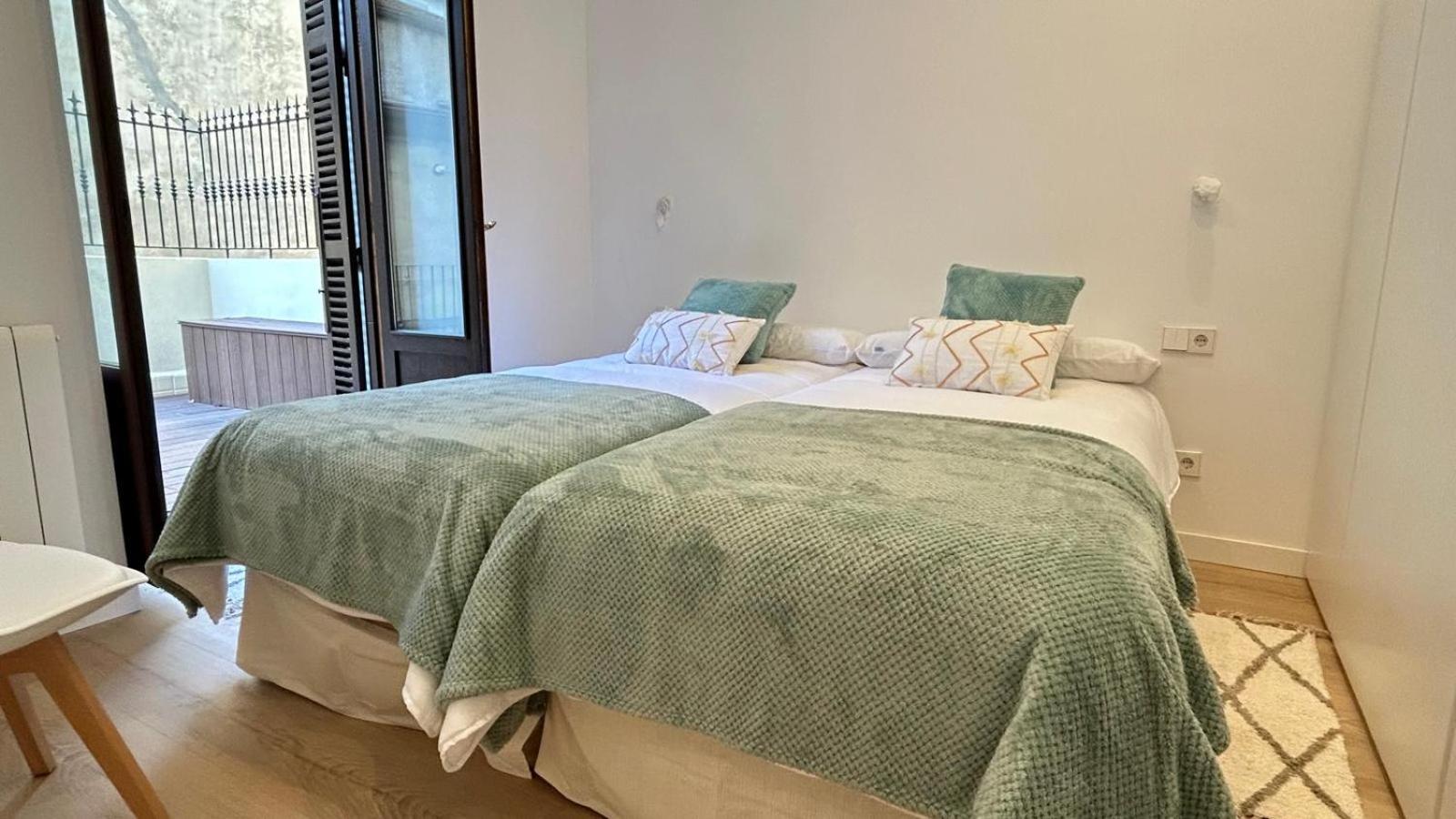 Churruca apartment with terrace