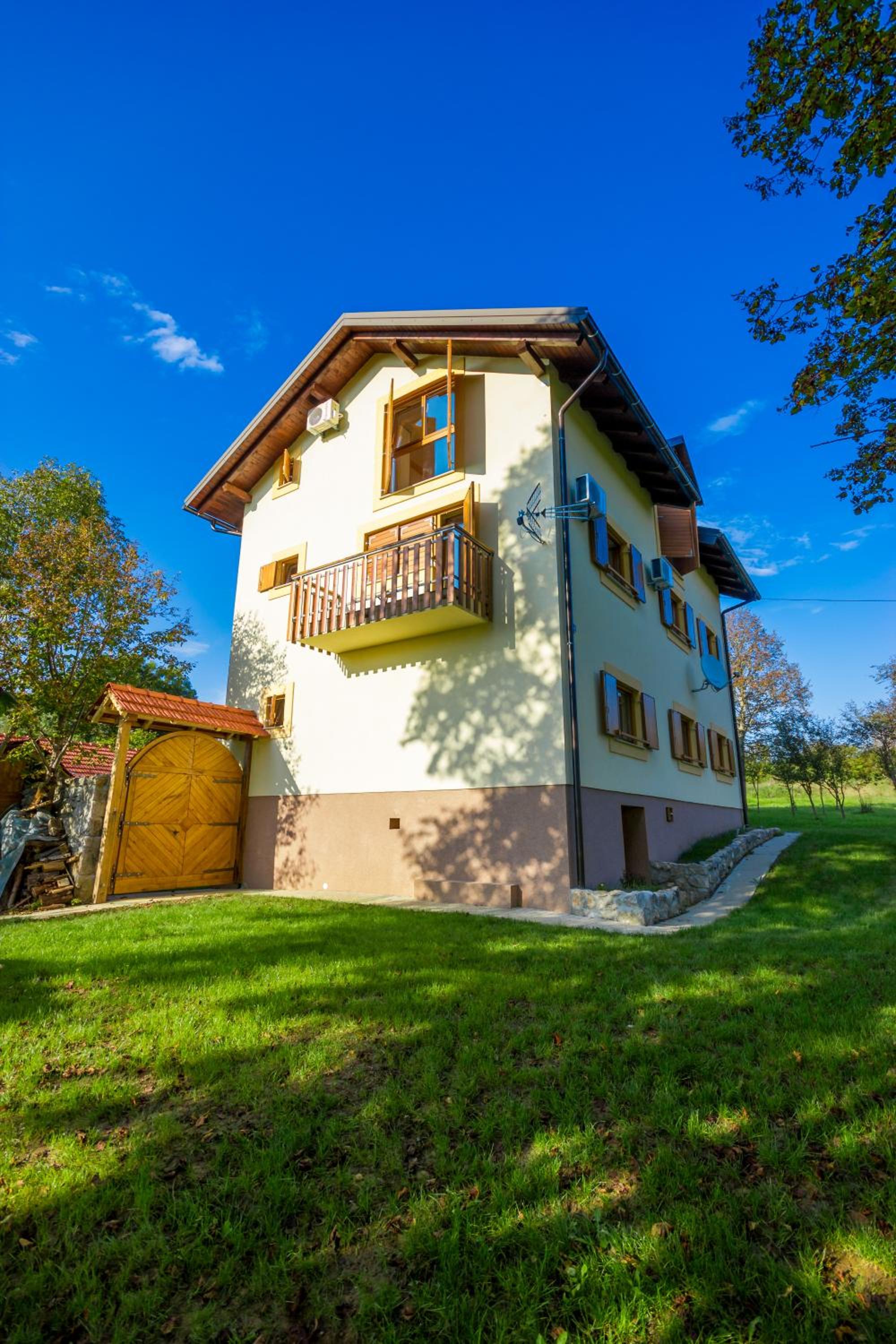 Villa Hills view 4