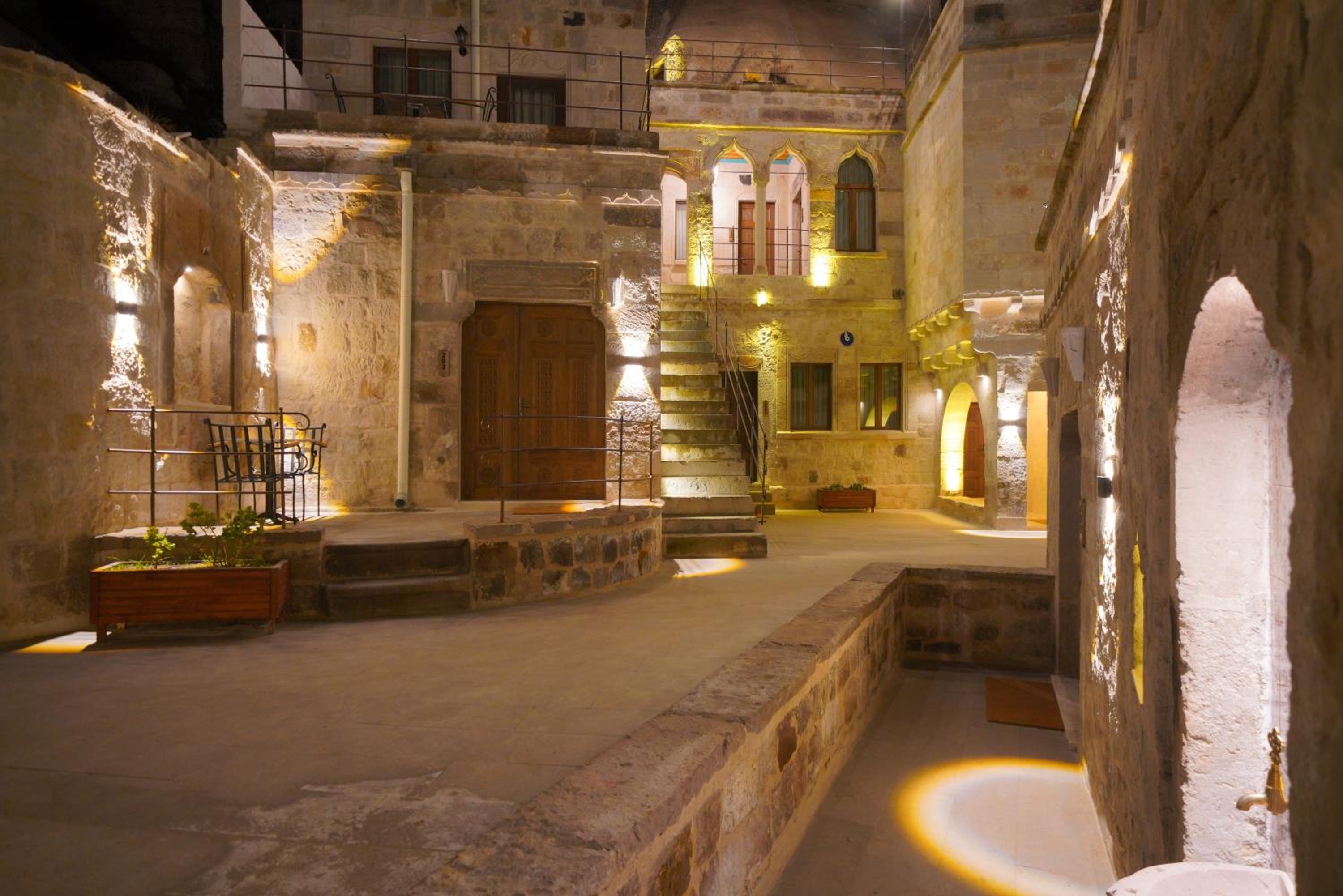 Secret Hill Cave Suites - Image 48