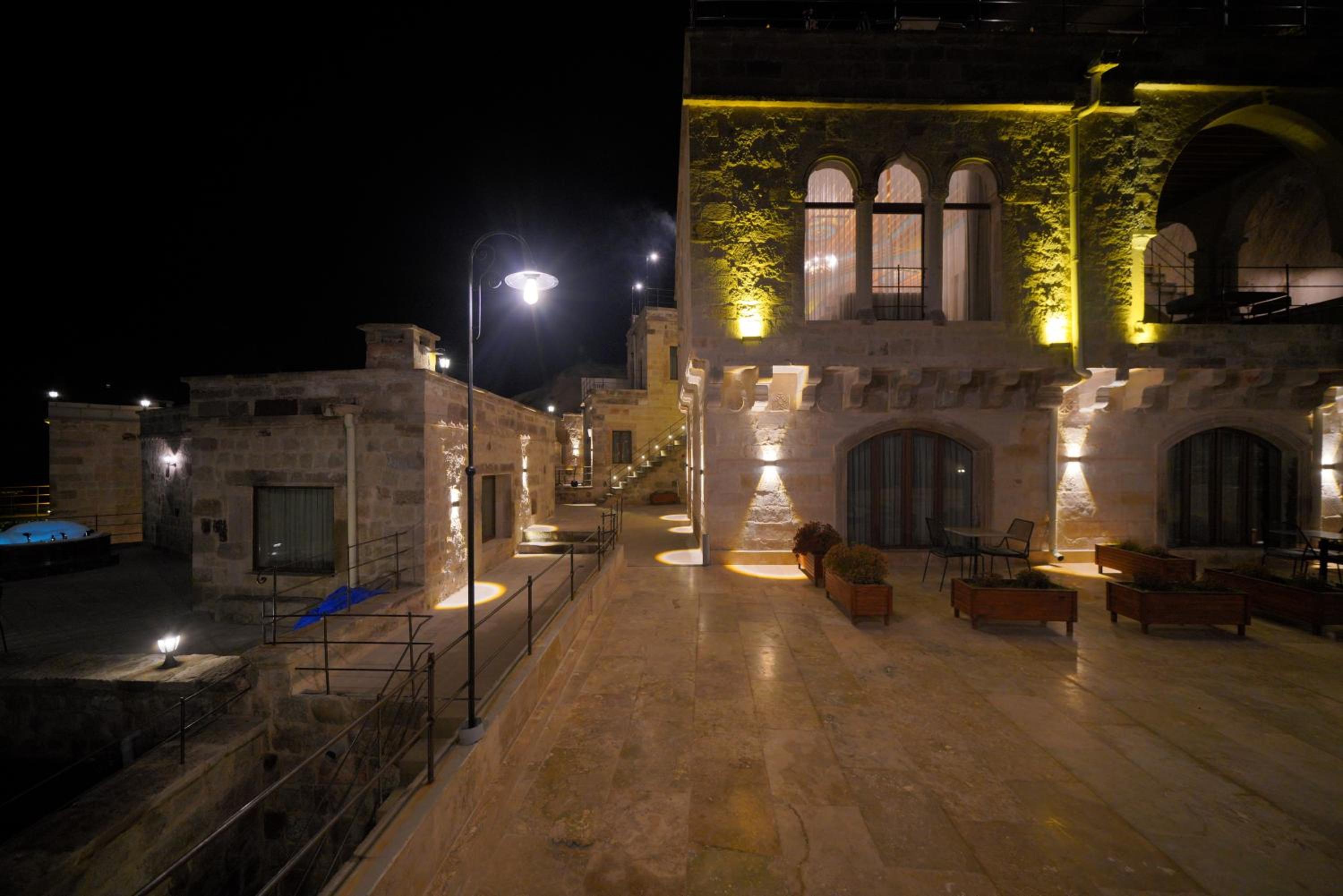 Secret Hill Cave Suites - Image 30