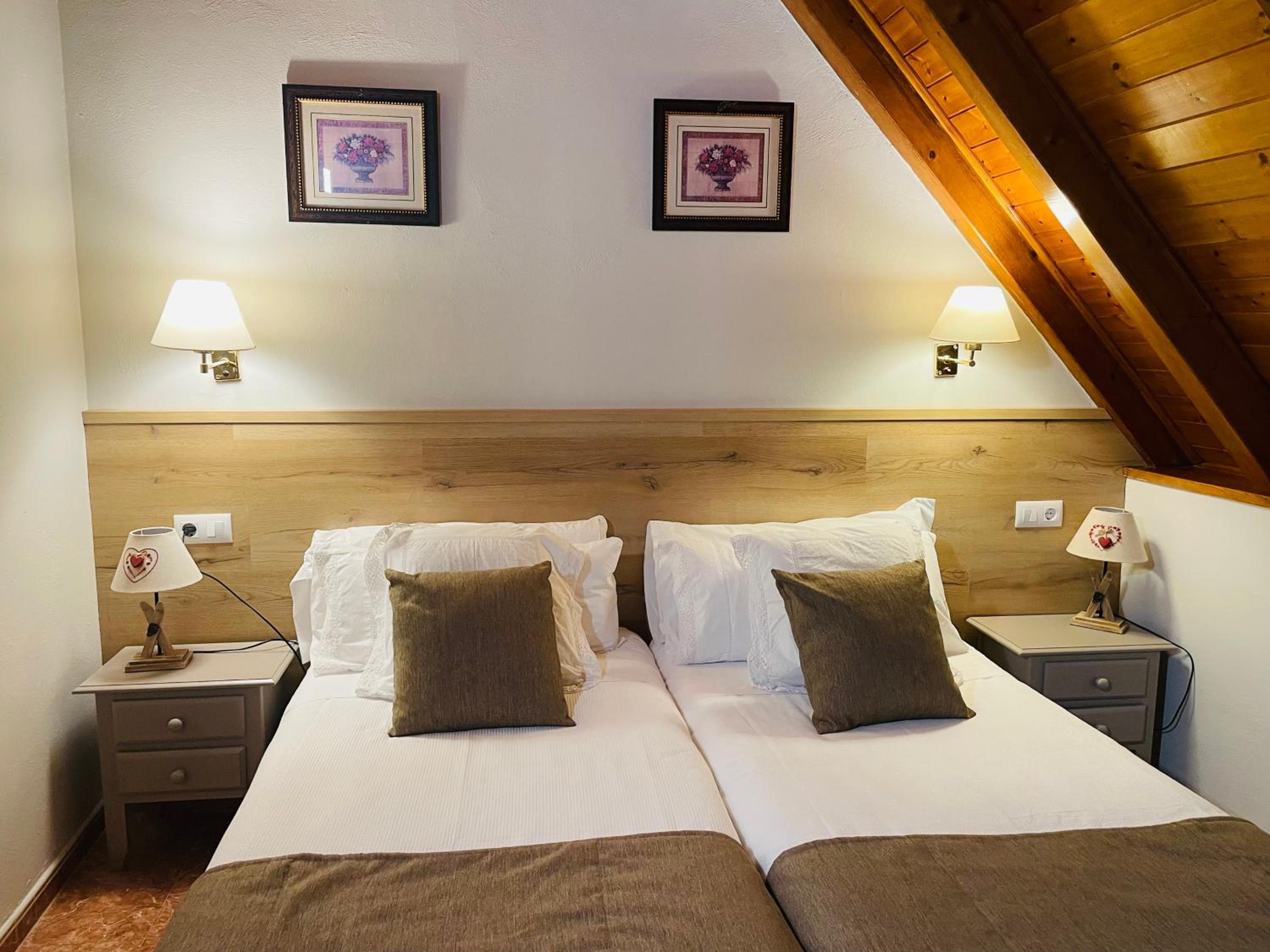 Hostal Escuils