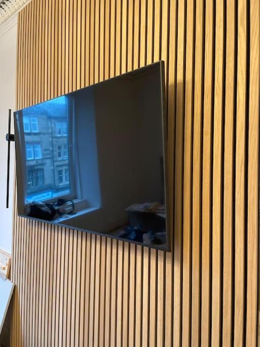 1 Bed Apartment (sleeps 4) on Leith Walk view 4