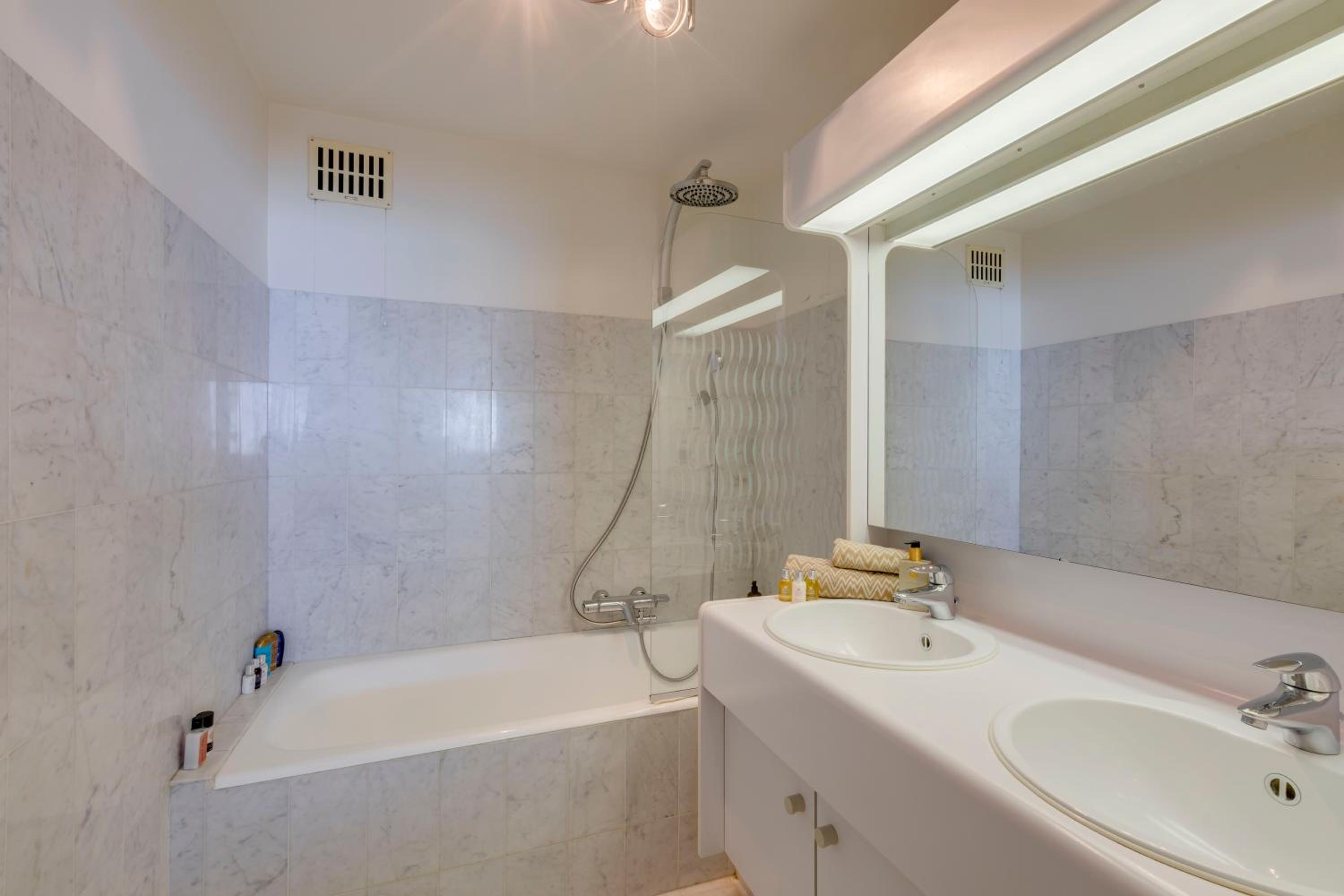 Luxury Suite with Seaview