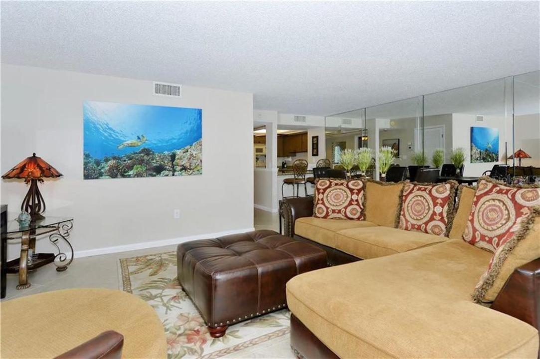 Discover The Perfect Snowbird Nest on Siesta Key Minimum 30-Day Rental view 5