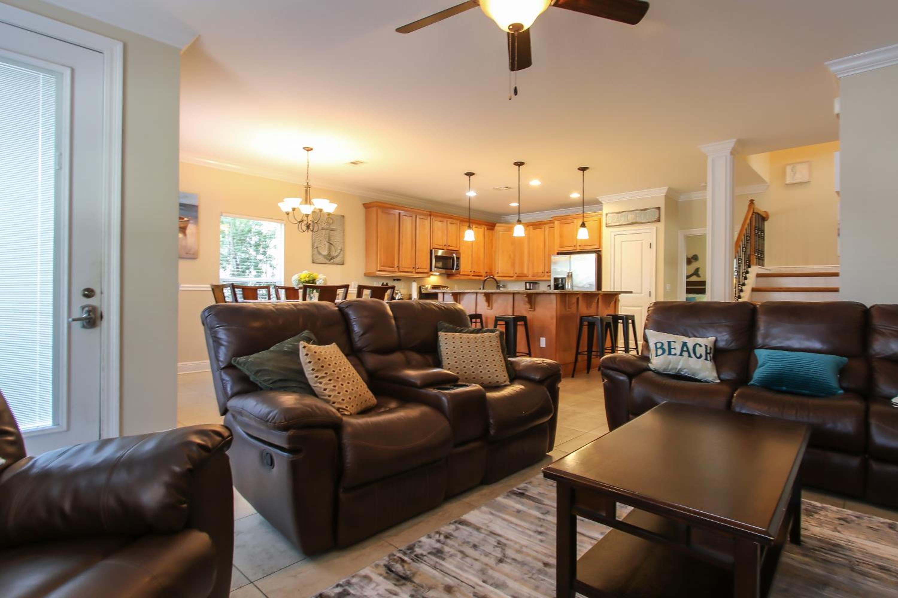 Amazing 4 Bedroom Vacation Home in The Villages of Crystal Lakes view 3
