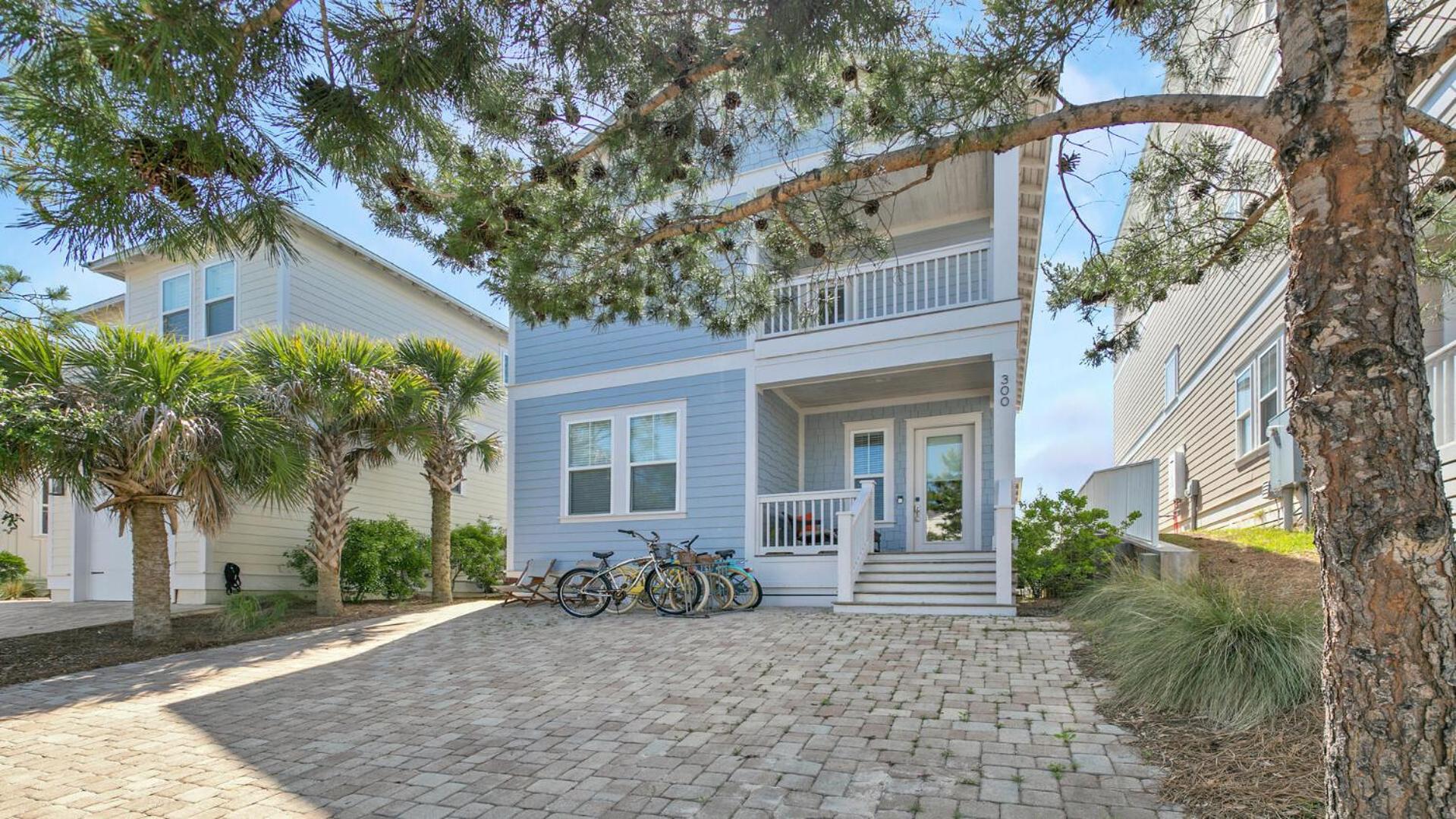 Classic Emerald Waters Retreat in Blue Mountain Beach view 3
