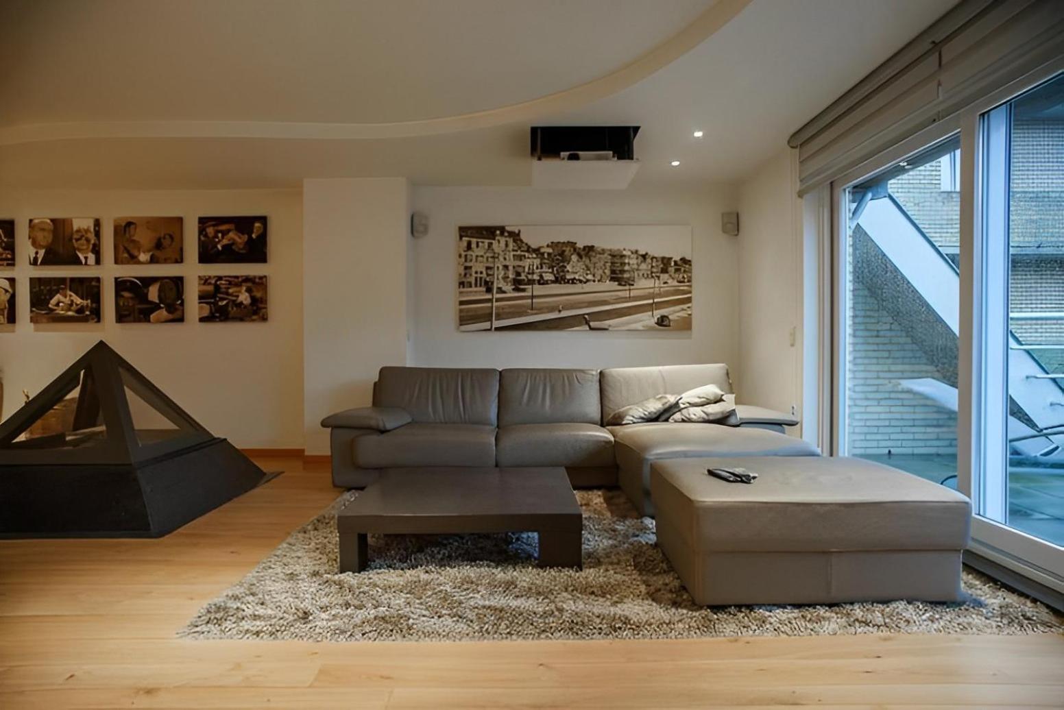 Big and comfortable triplex in Knokke