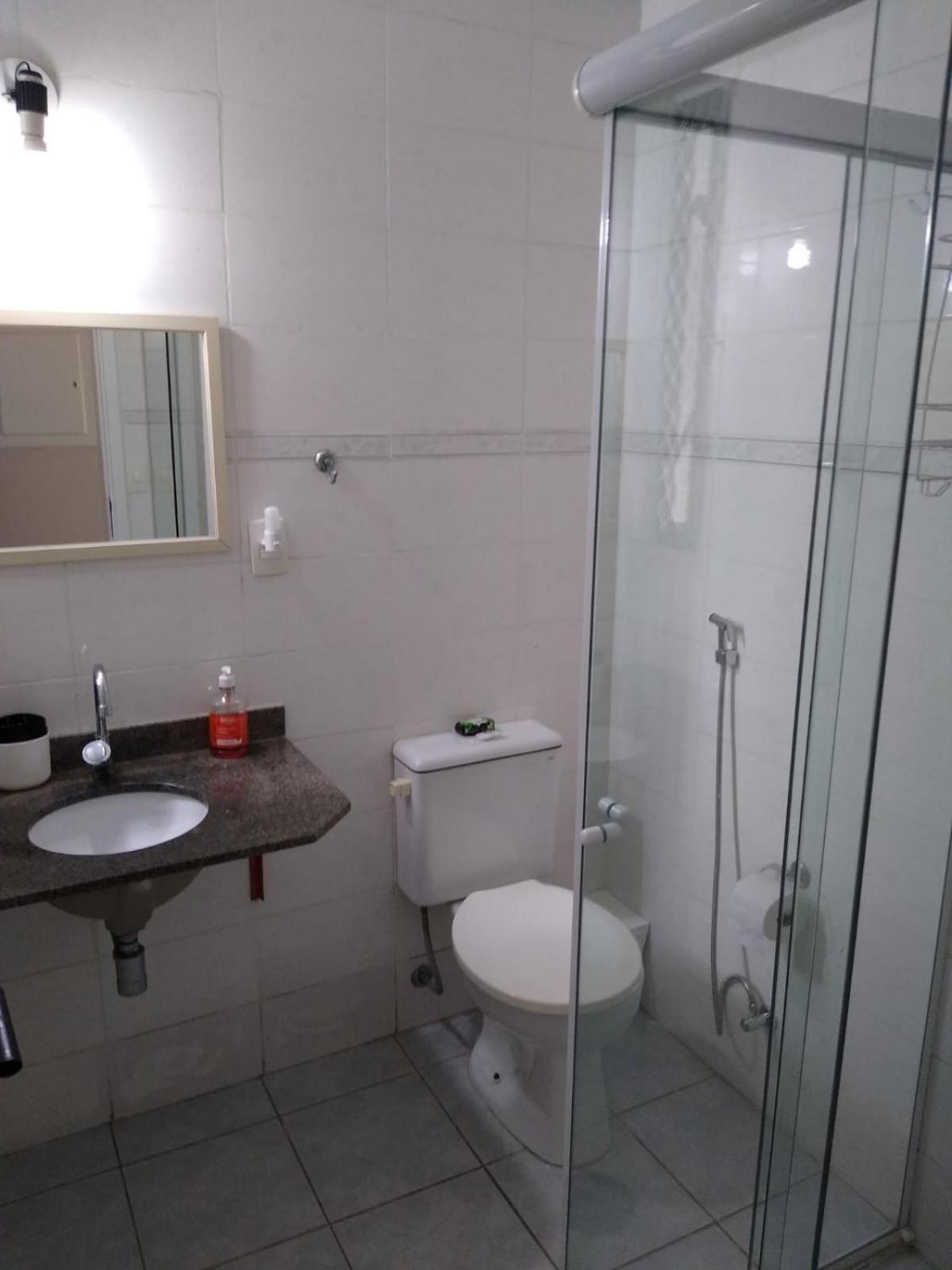 Apartamento em Pitangueiras - 100 metros da praia