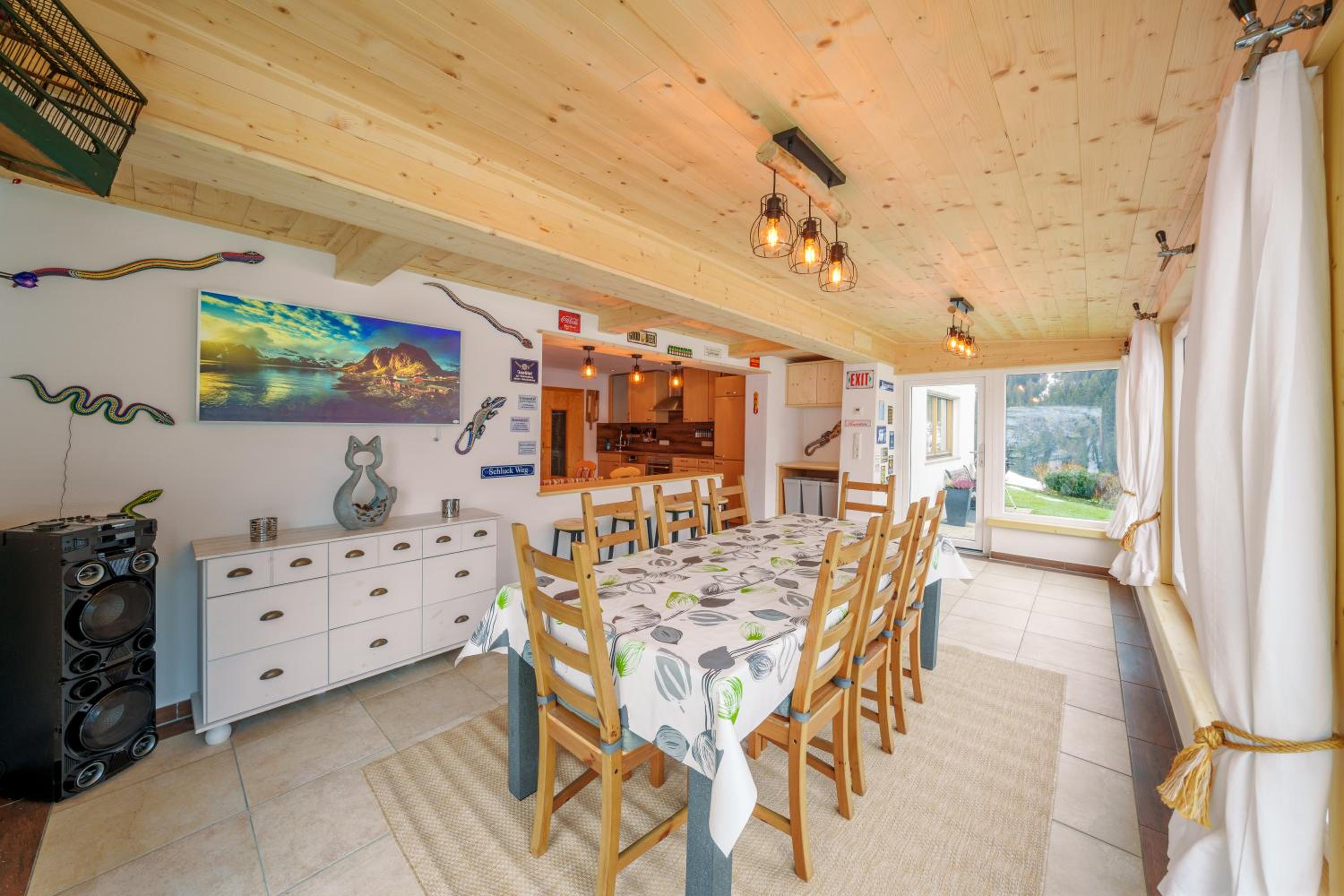 dining