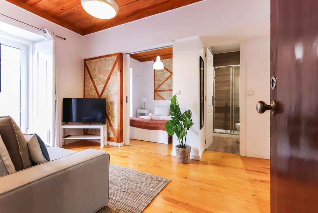 Vita Portucale ! Campo Ourique Design w/ Balcony view 4