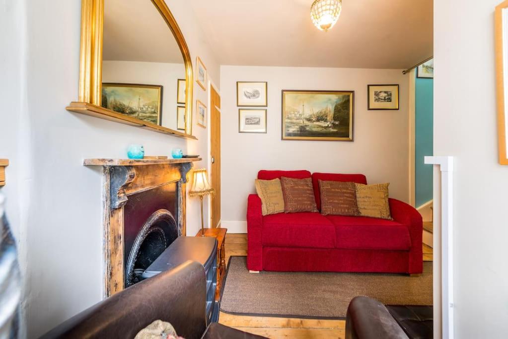 Birds Nest Cottage Looe view 5