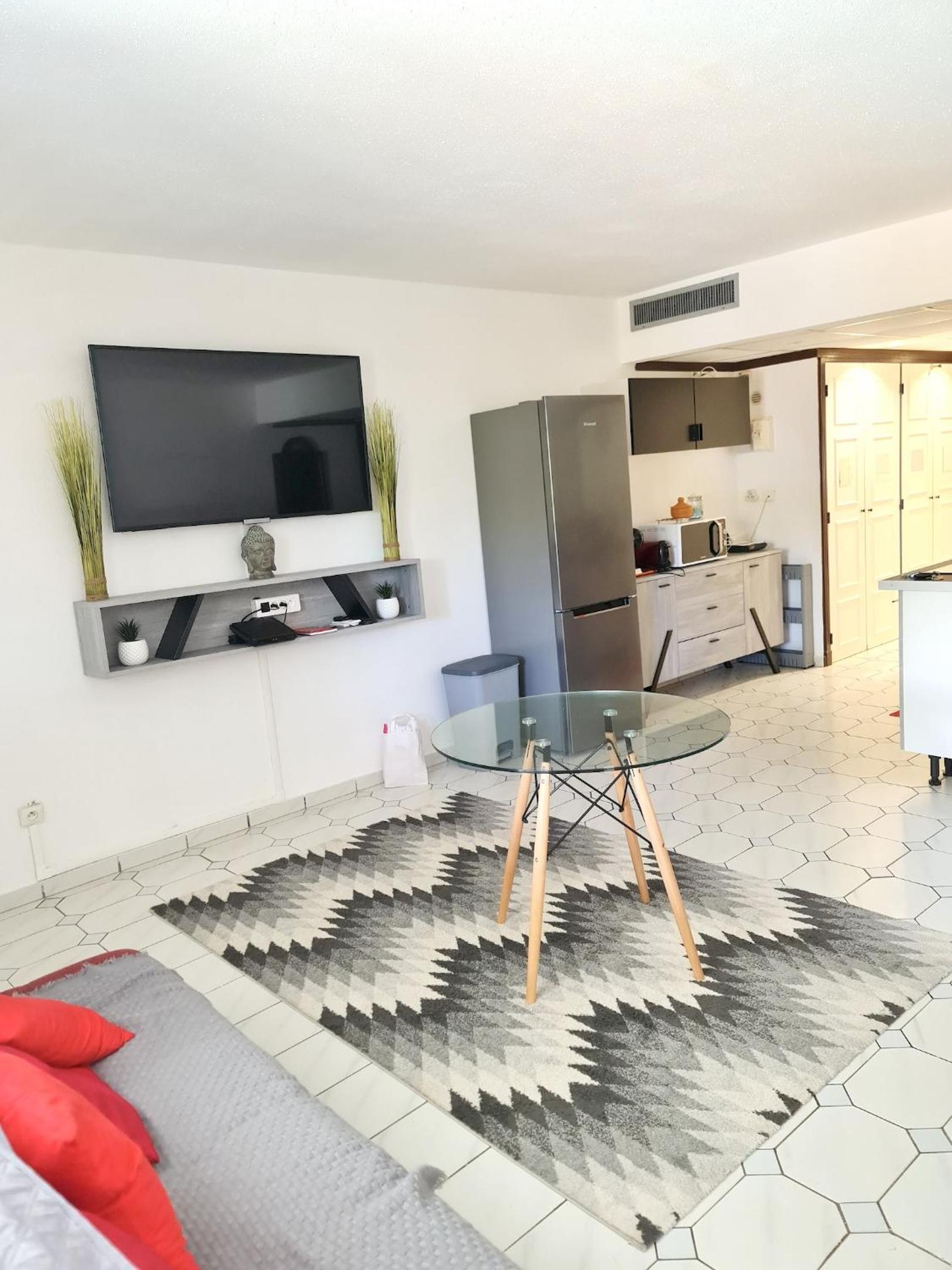 Studio charmant à Saint-François, 42 m² avec piscine partagée. view 3