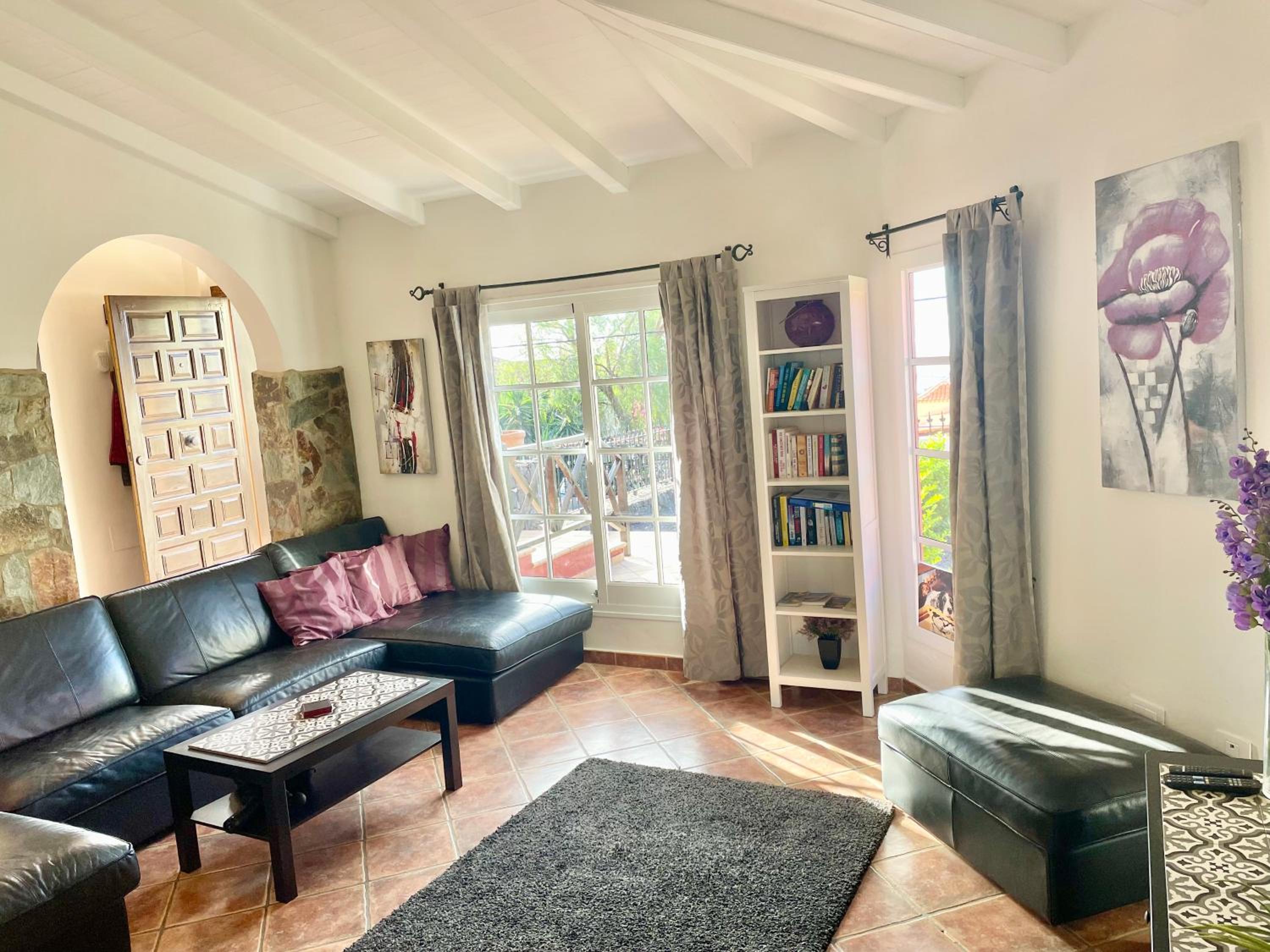 Villa Consuelo - Quiet Location Close to Resorts view 2