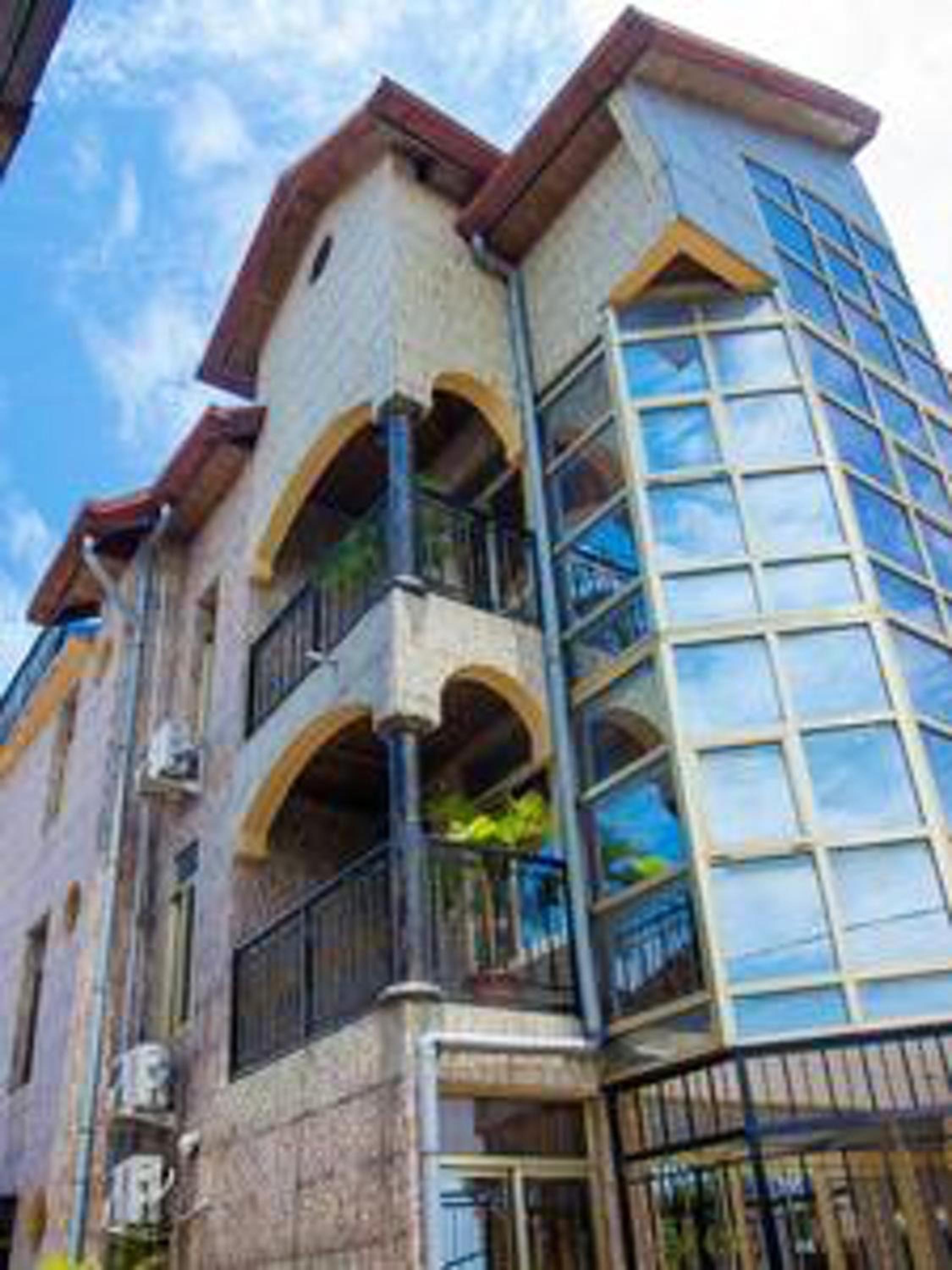 Appartement spacieux à Kinshasa avec balconELv