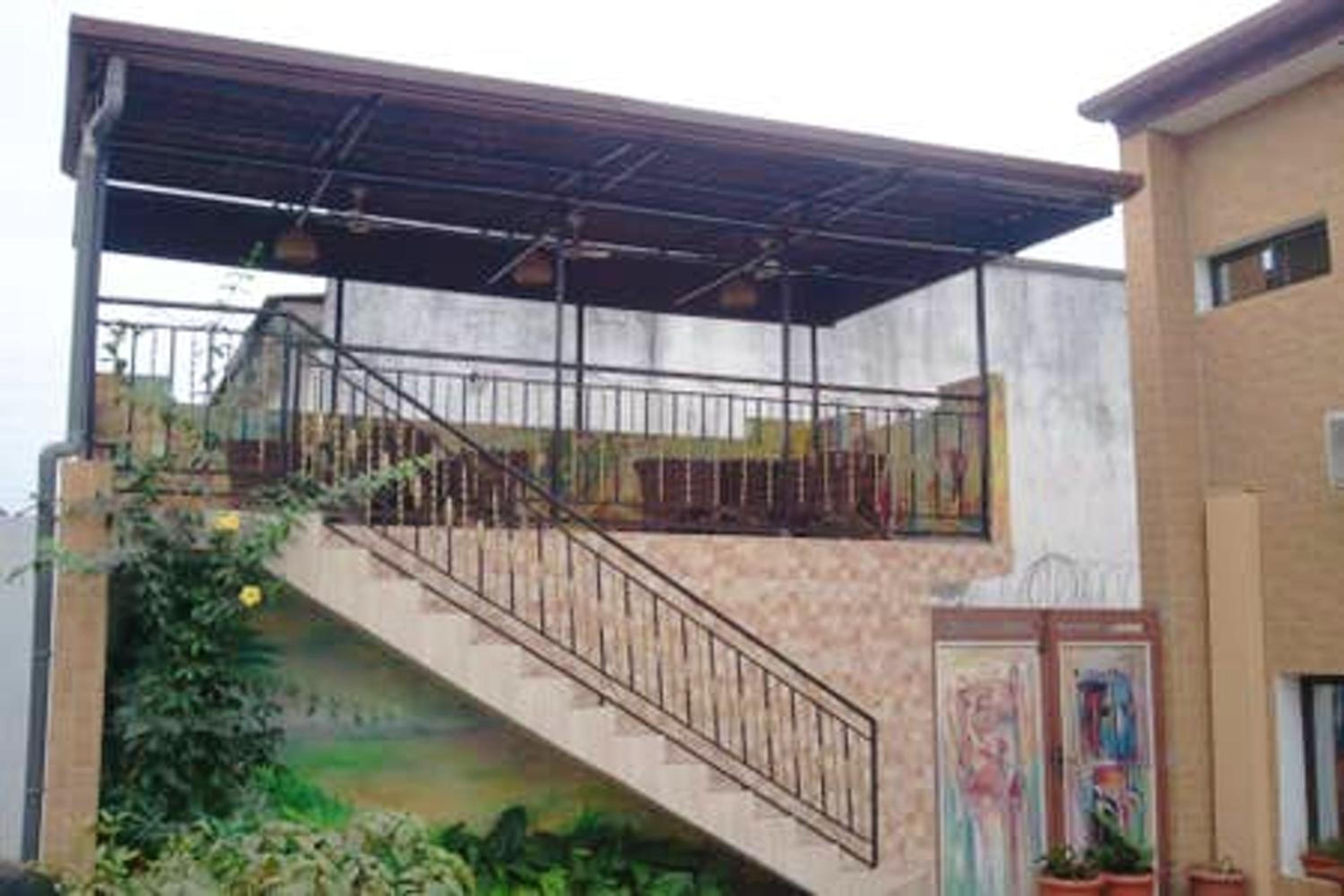 Appartement spacieux à Kinshasa avec balconELv