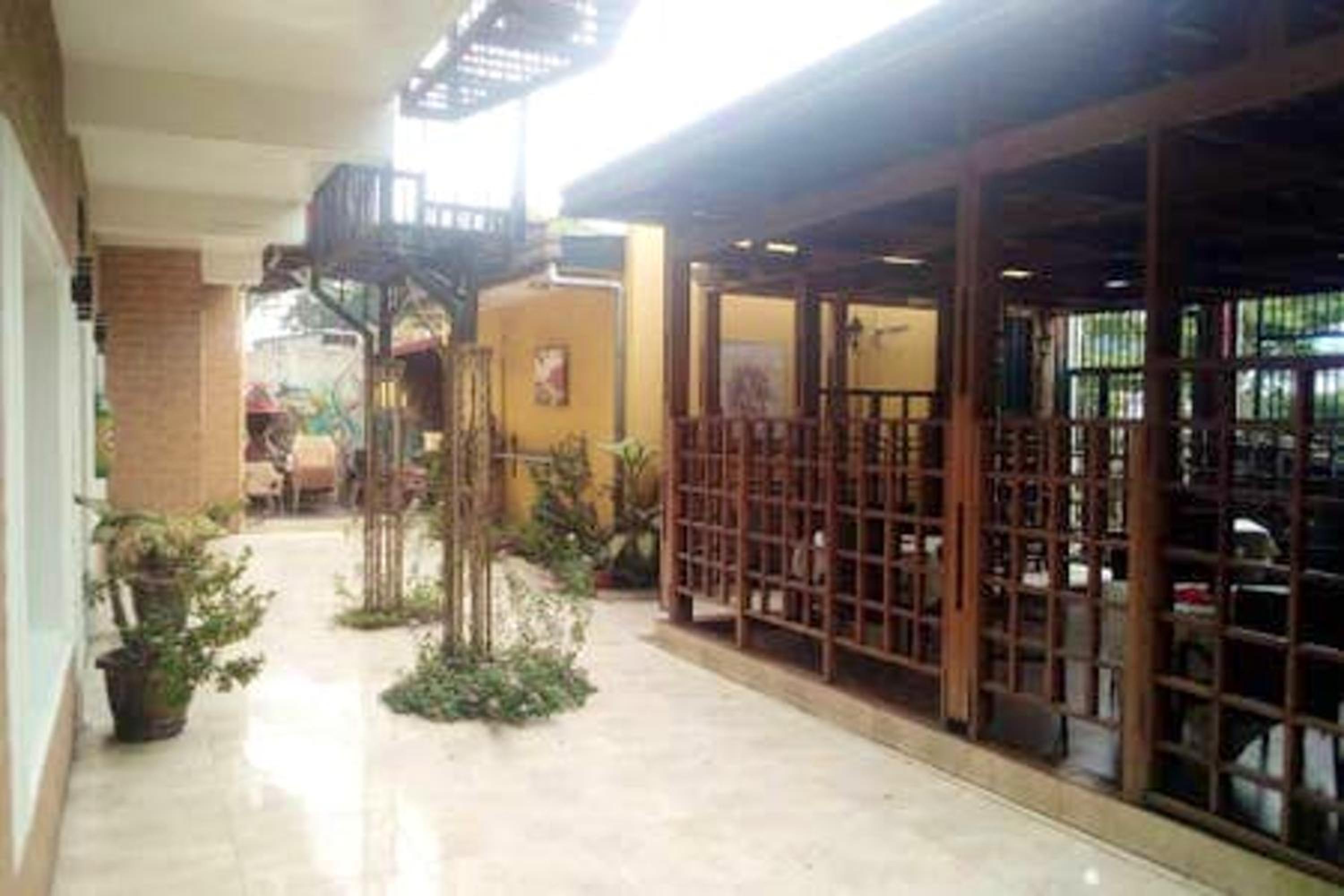 Appartement spacieux à Kinshasa avec balconELv