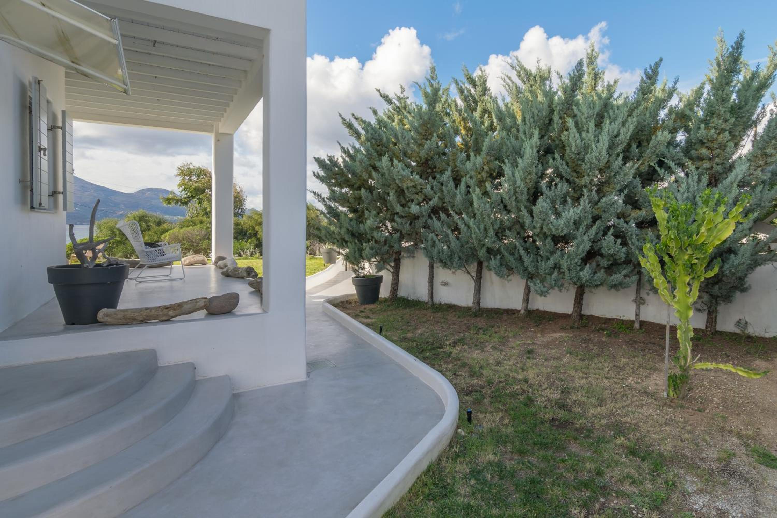 White Villa Milos photo 2