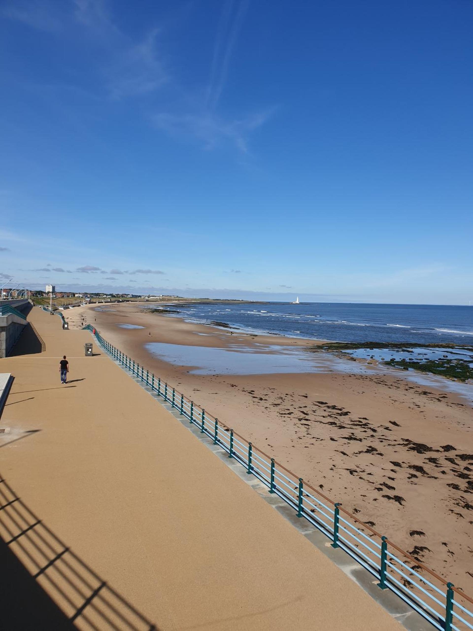 Whitley Bay Vacations - The Metropolitan Guest House - Property Image 16
