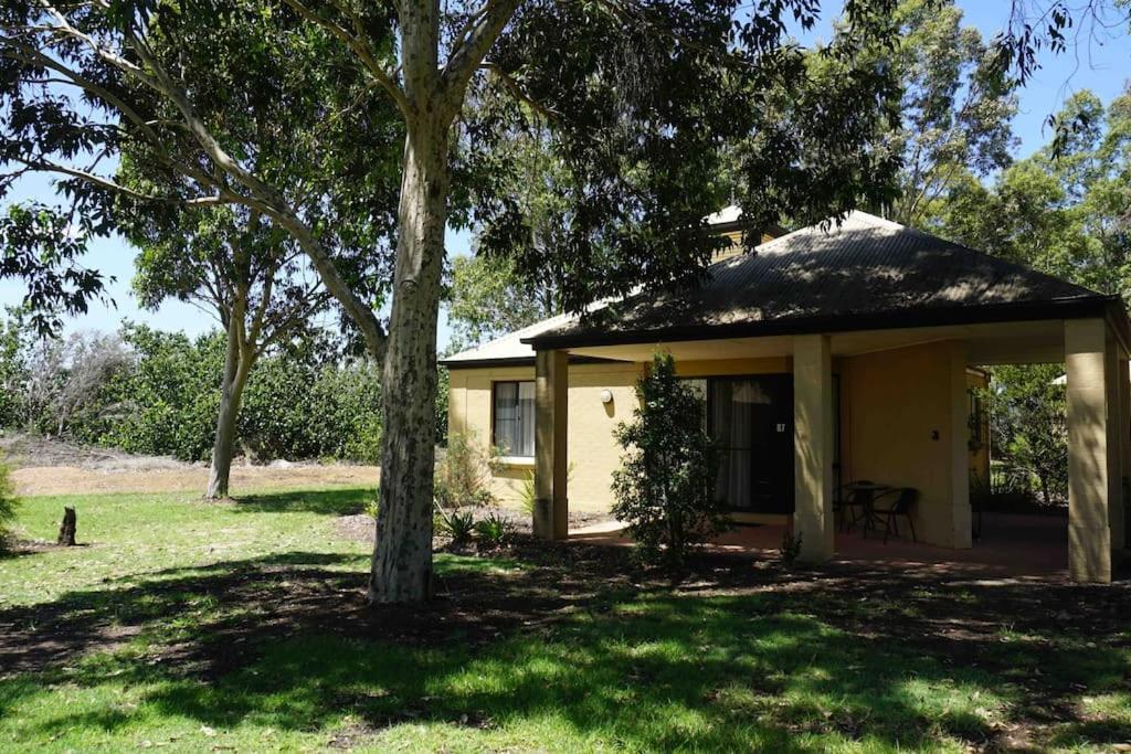 Hotel Central Queen Room With Living Space