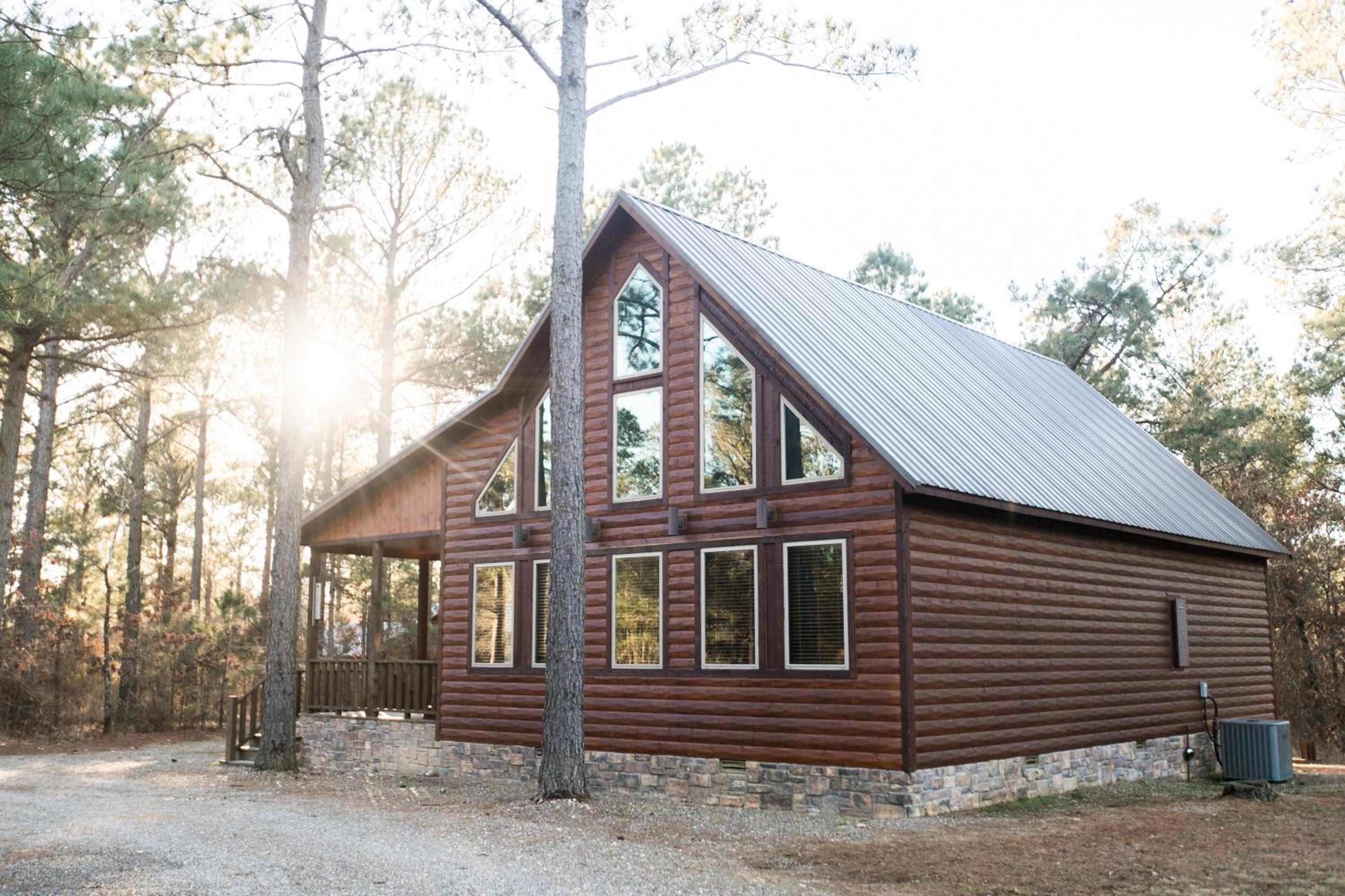 Nik's Nest 2 Bdrm, 2 Bath, Hot tub, Fireplace, 1Story, Fire Pit, Horseshoes view 2