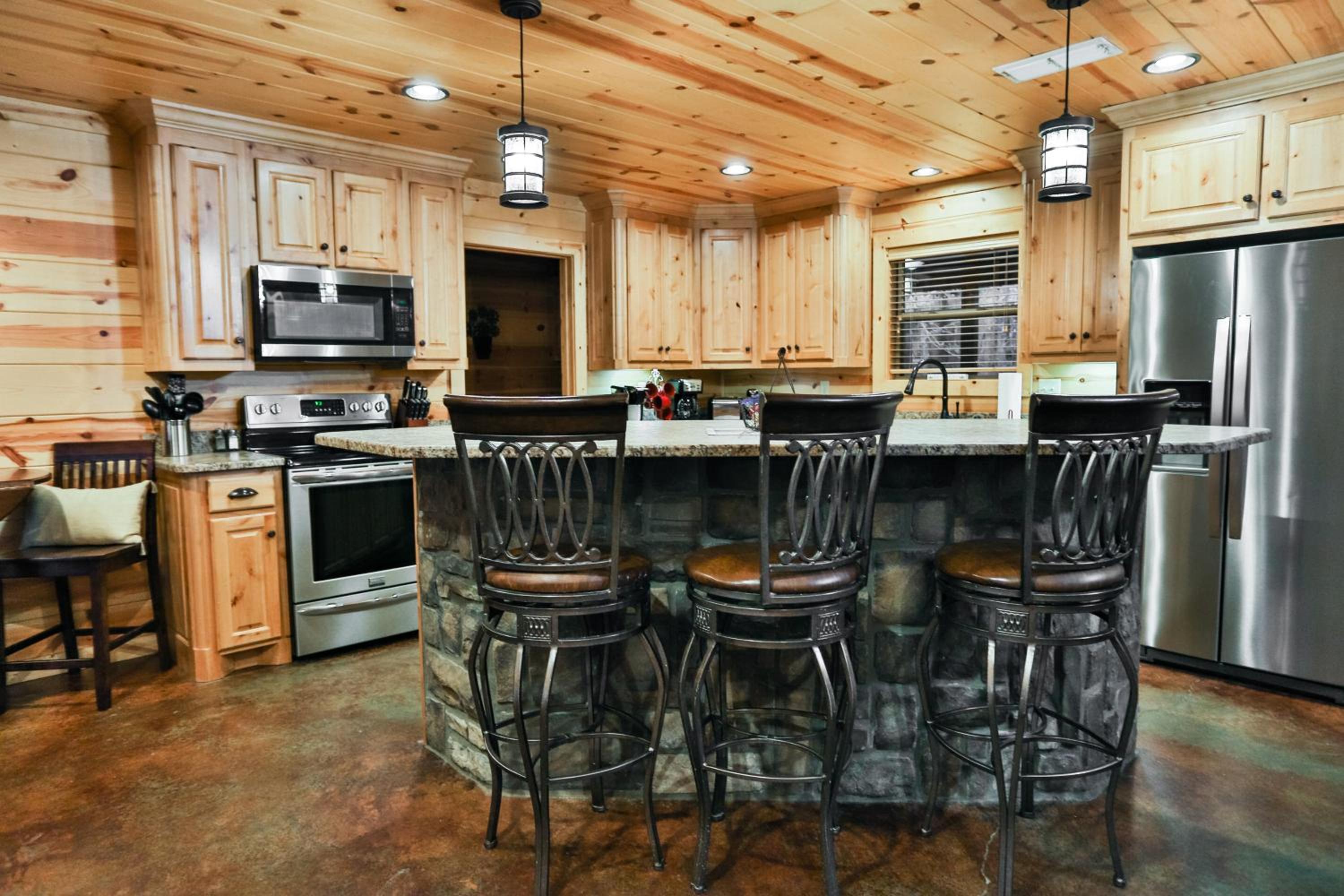 Texas Kind of Way, Hot Tub, Fireplace, Covered Deck, Pool table, Game Loft view 2
