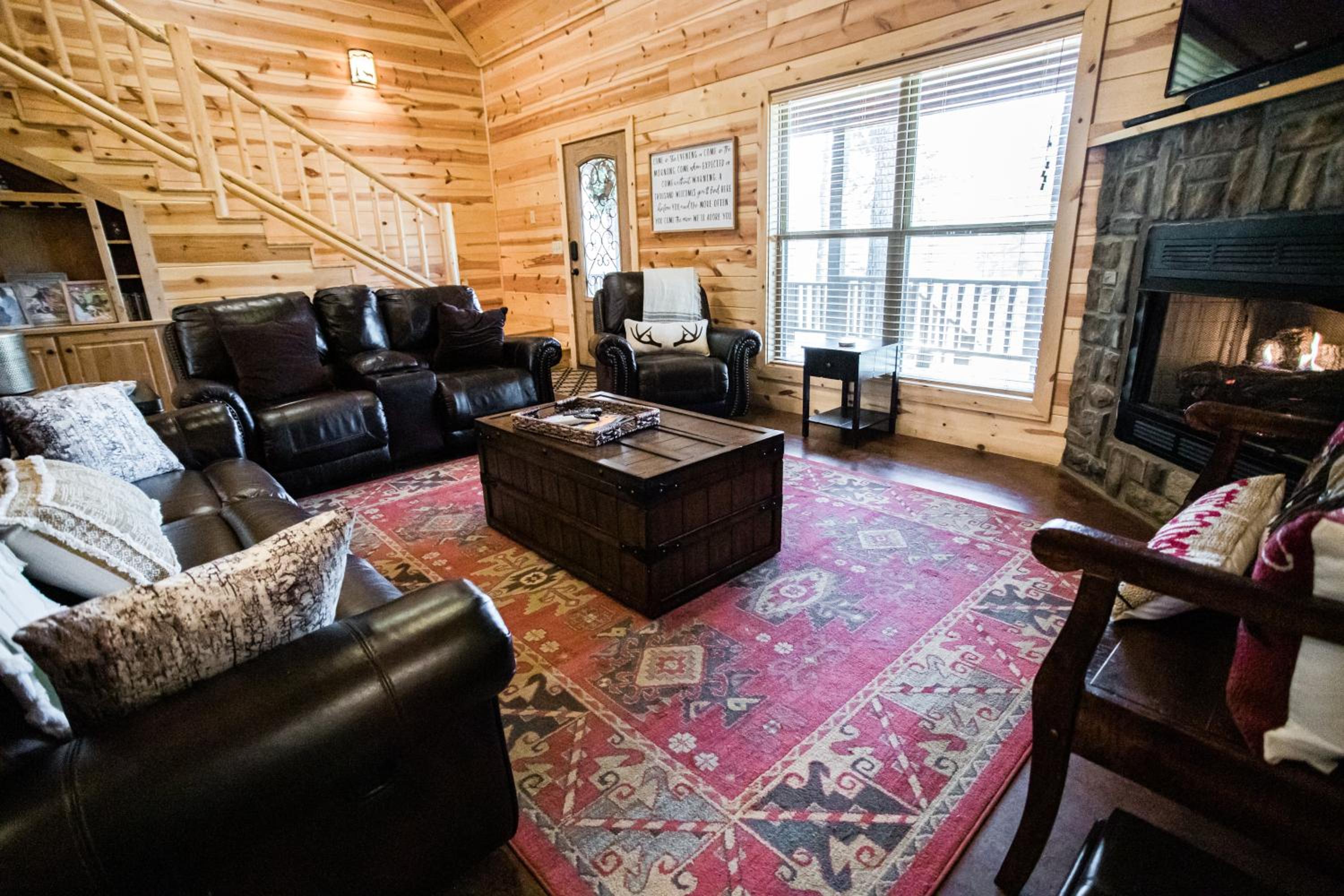 Texas Kind of Way, Hot Tub, Fireplace, Covered Deck, Pool table, Game Loft view 4