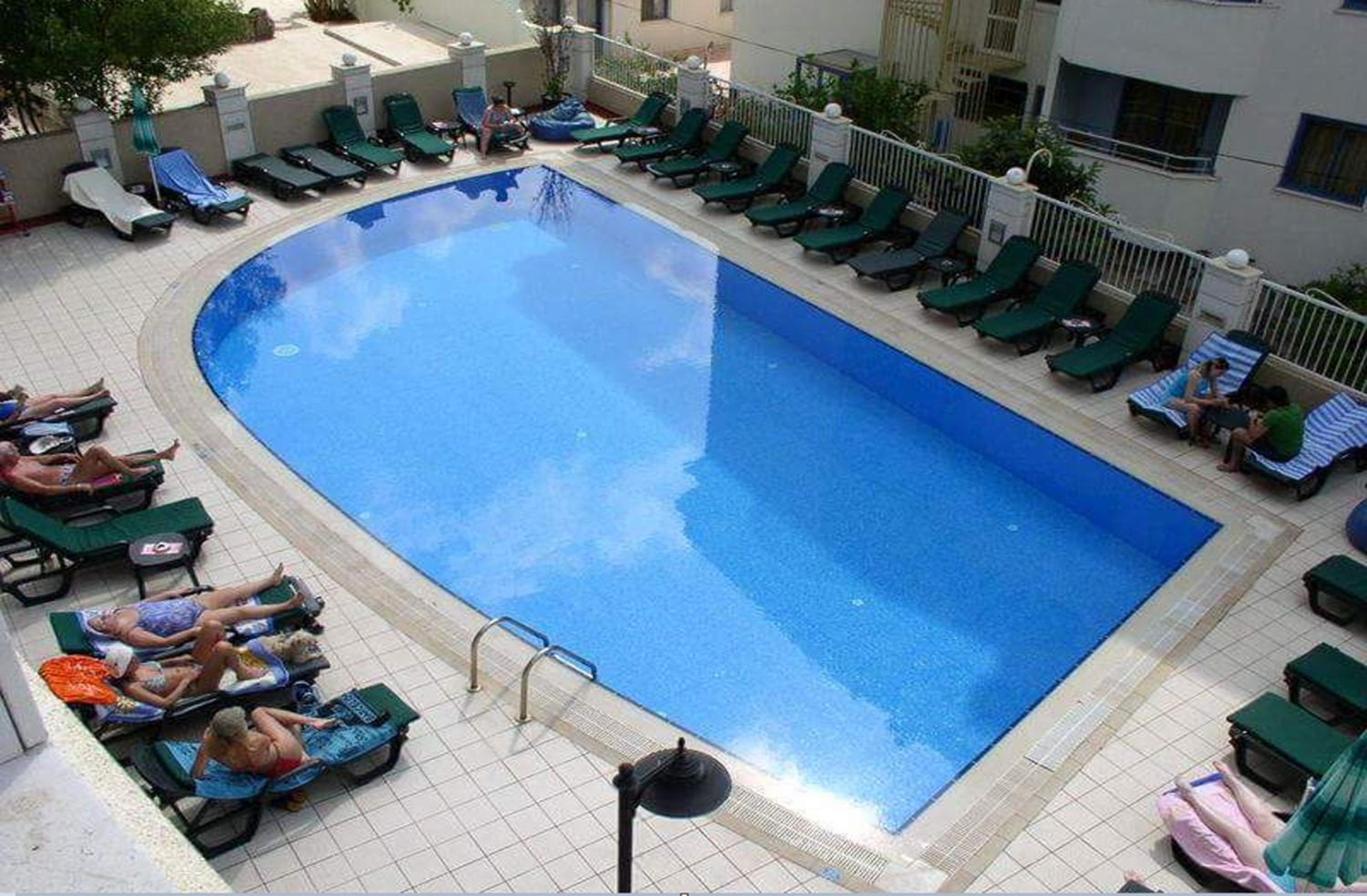Almena Hotel - Image 12