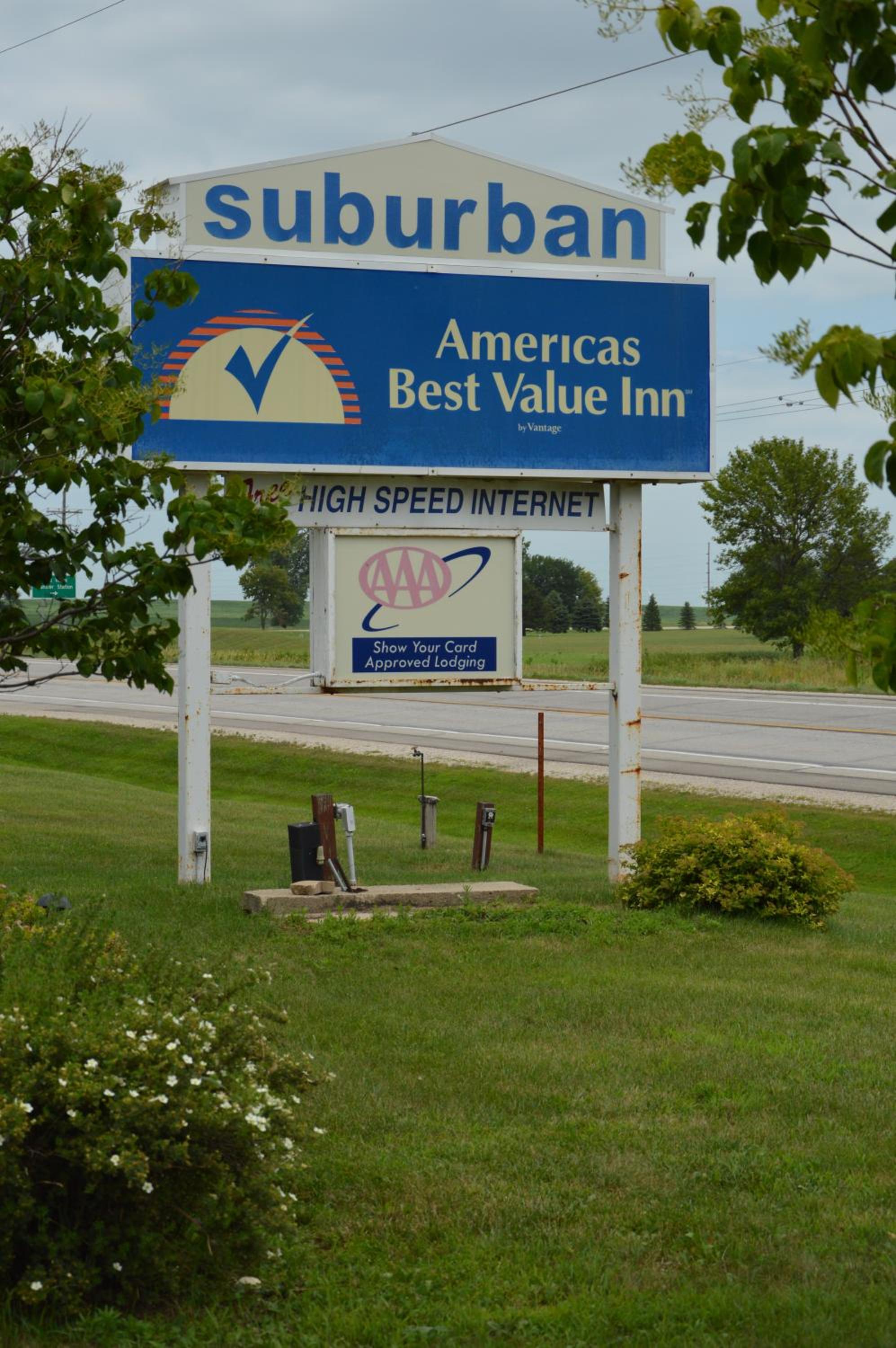 Americas Best Value Inn Suburban view 3