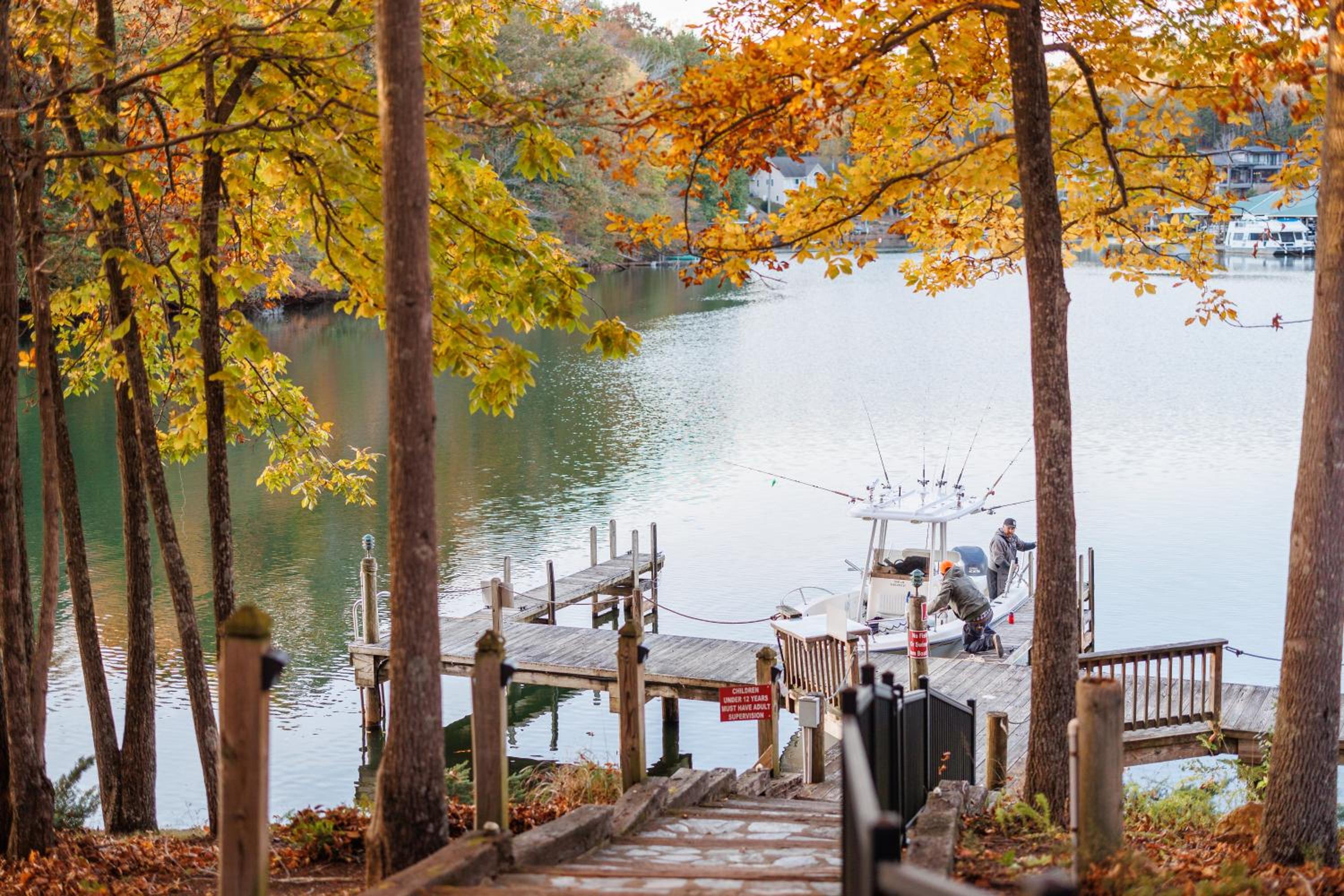 Halesford Harbour Resort - Smith Mountain Lake