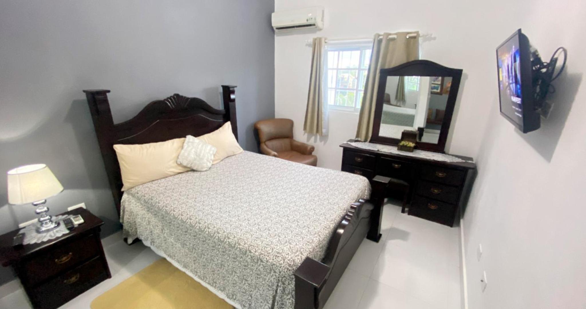 Hotel Quiet Apartment, 3 Minutes From The Beach, 24H Security, Excellent Internet - Image 1