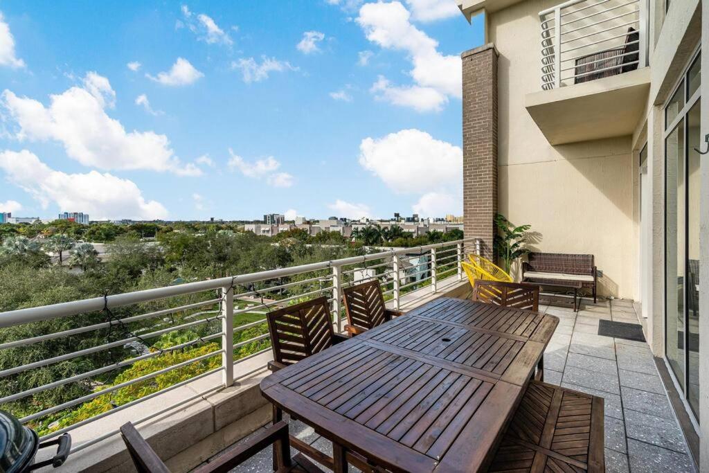 Midtown Miami Wynwood 2-Story Condo - Vice City