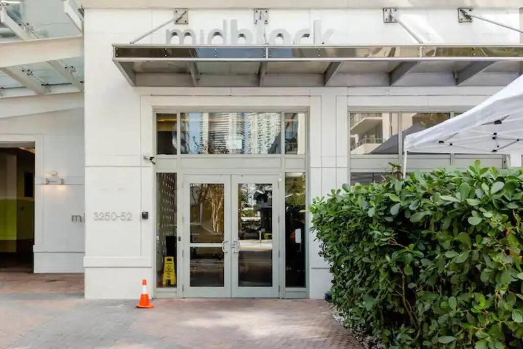 Midtown Miami Wynwood 2-Story Condo - Vice City